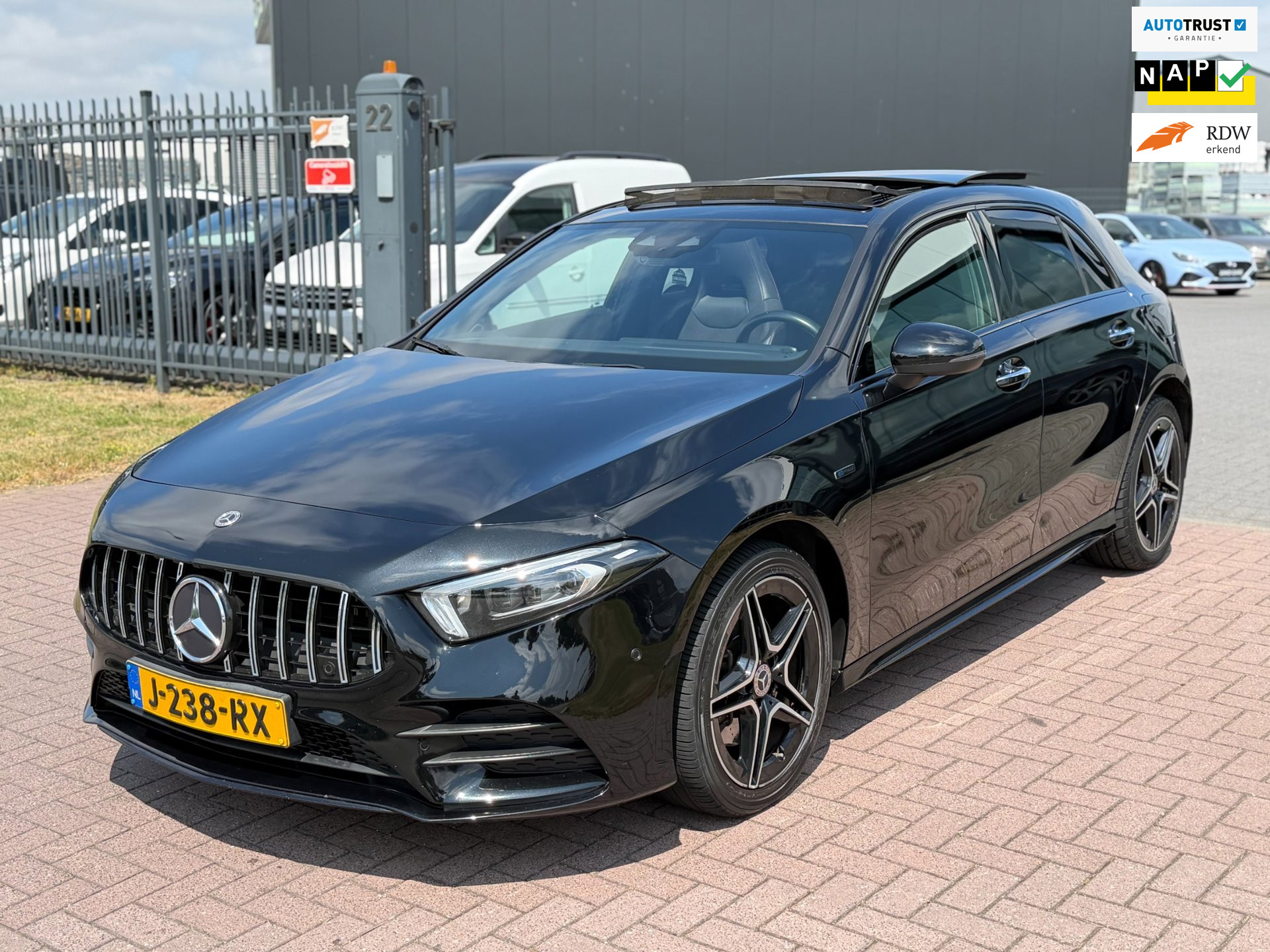 Mercedes-Benz A-Klasse 250 e Business Solution AMG Limited NAP Pano