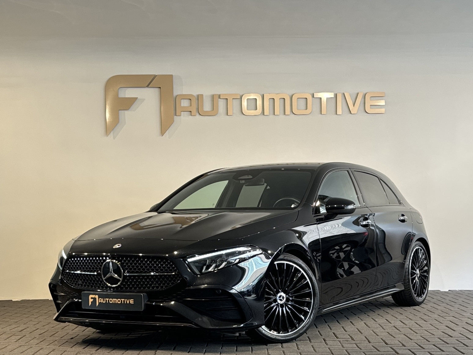 Mercedes-Benz A-Klasse 200 AMG Line Camera|Sfeer|Stoelverwarming