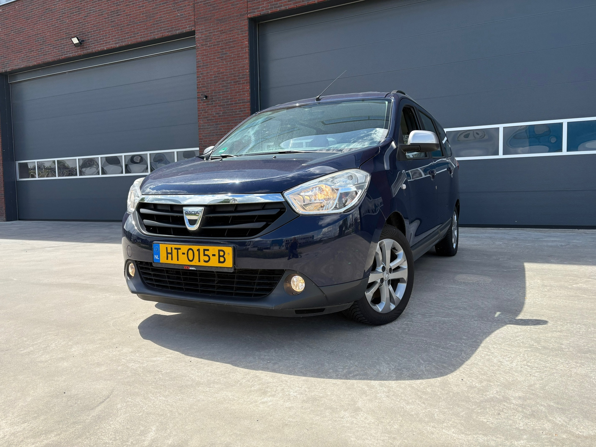 Dacia Lodgy 1.2 TCe 10th Anniversary 7p.MIST 1 CILINDER!