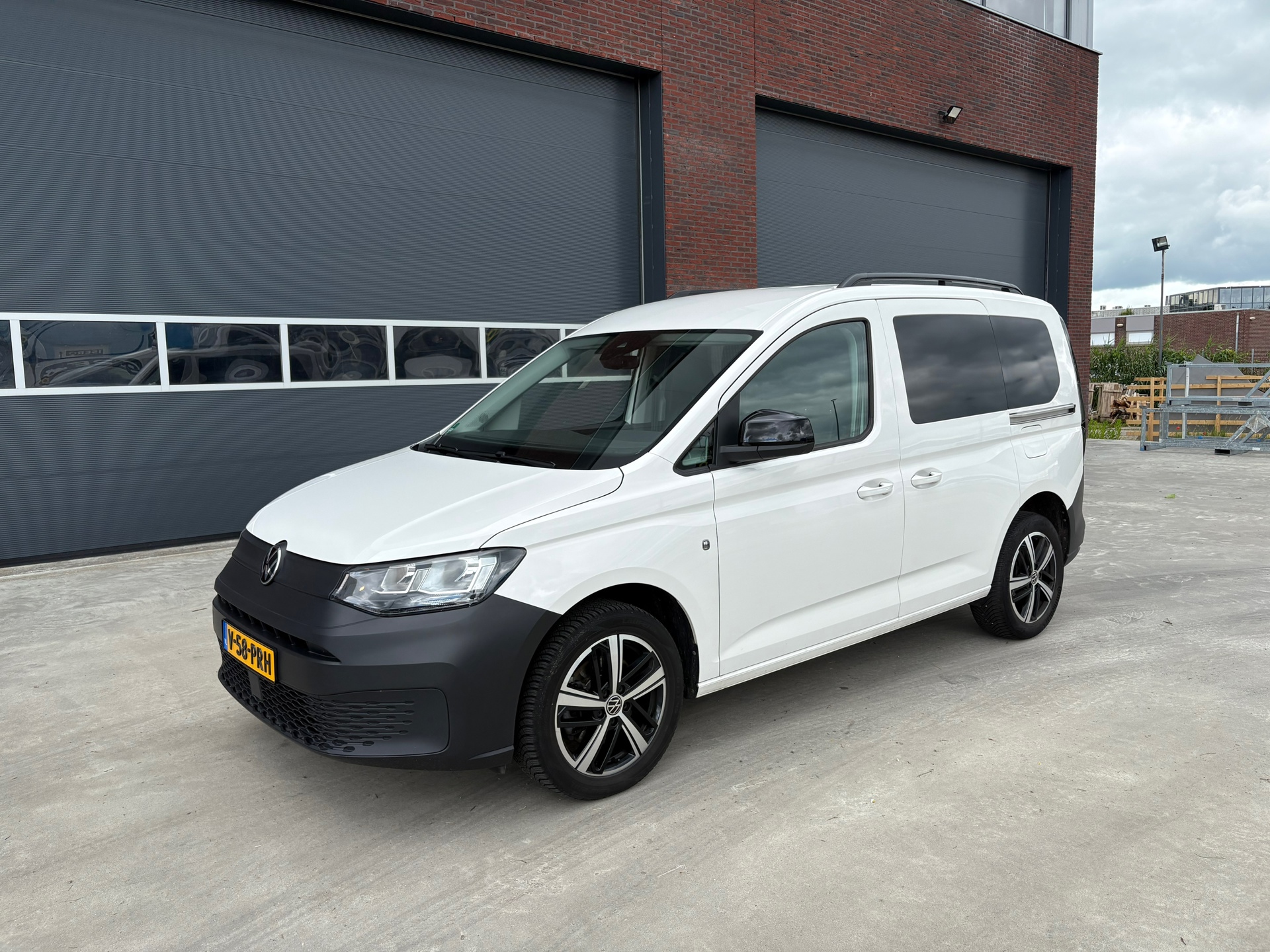 Volkswagen Caddy Cargo 1.5 TSI Exclusive*Automaat*Clima*Carplay*Cruise*Cam*Keyless*Leder*