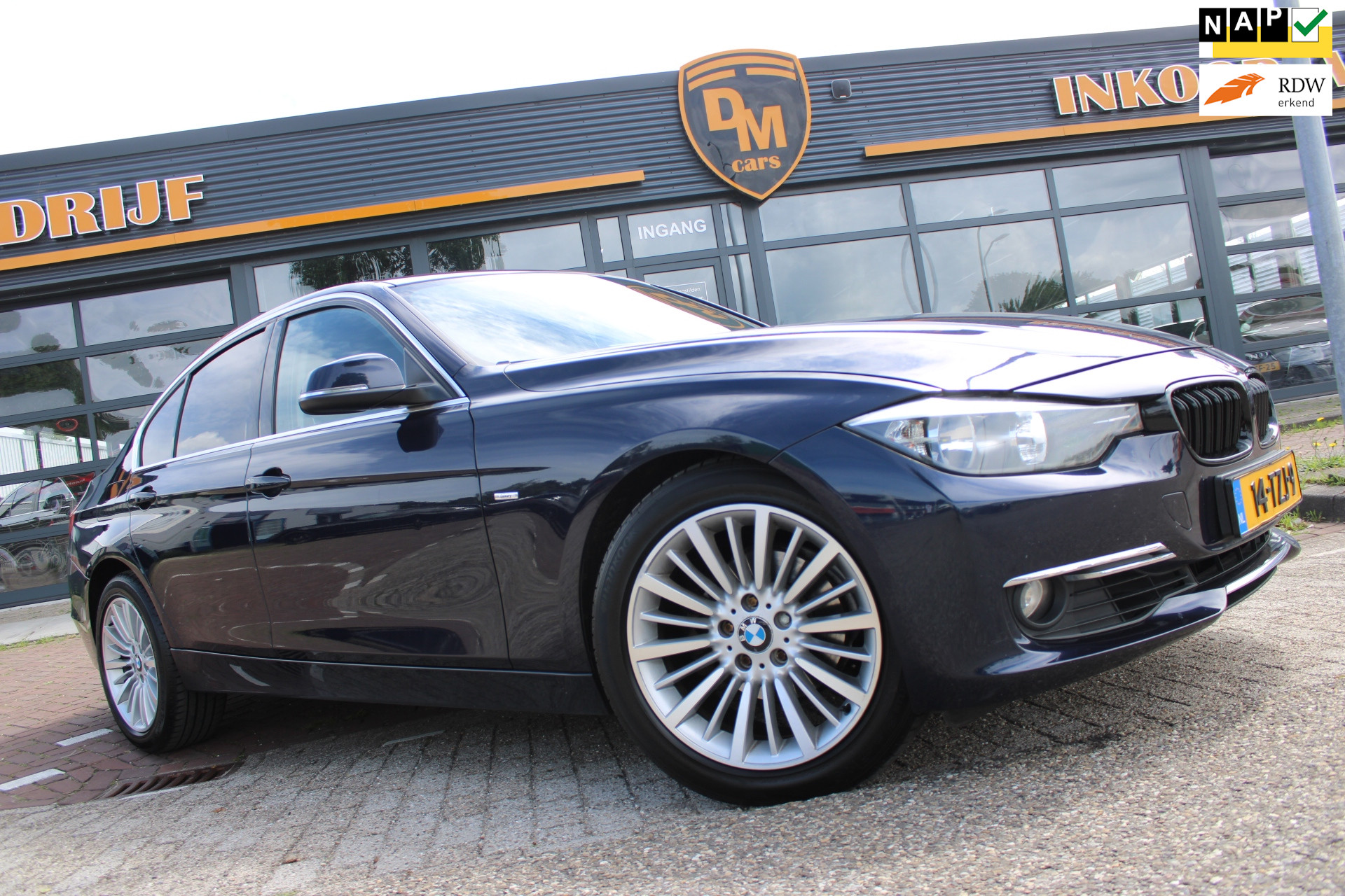 BMW 3-serie 320i High Executive | Automaat | Carplay | Navi | Camera |