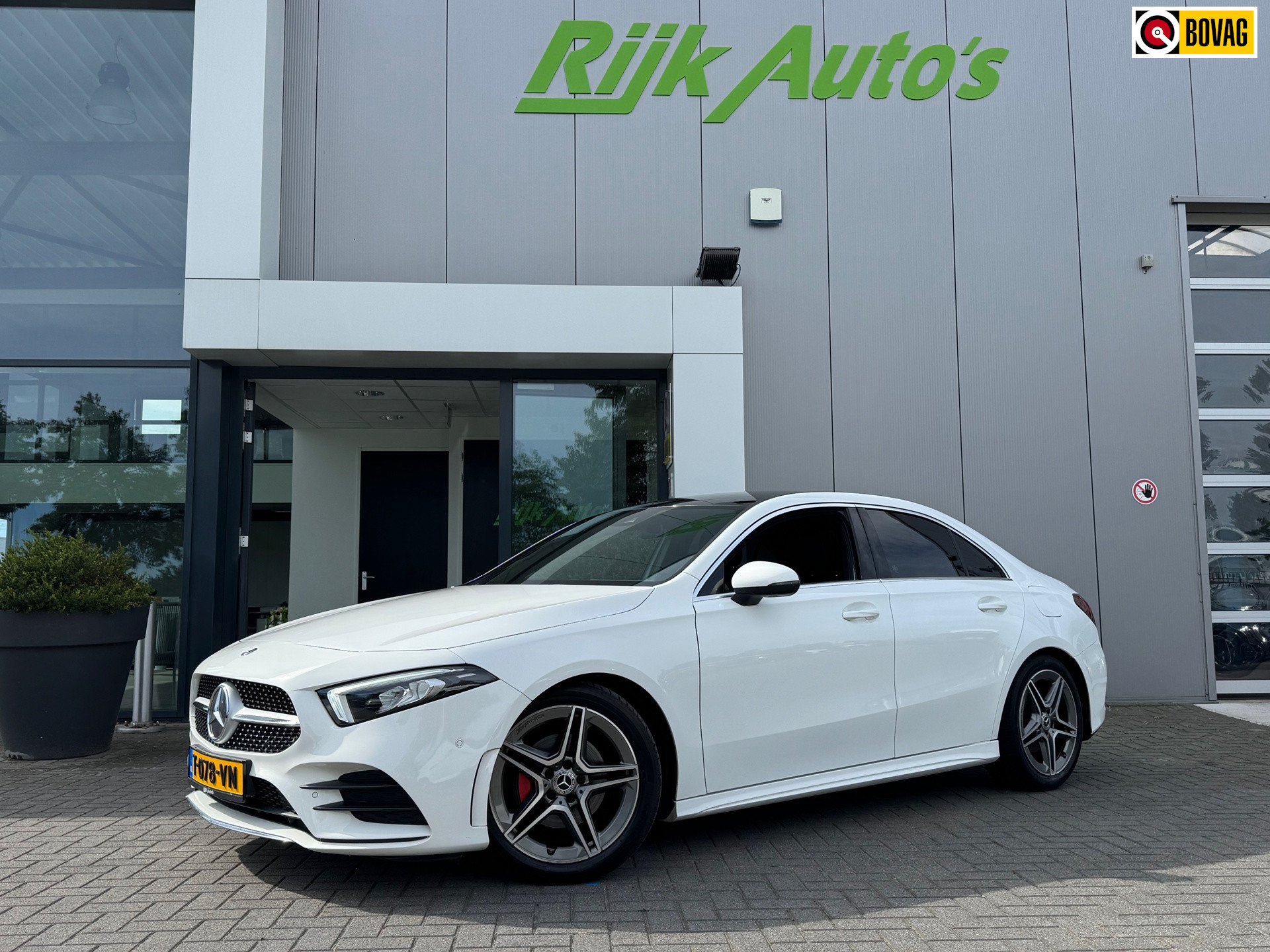 Mercedes-Benz A-Klasse 200 AMG Edition Premium Plus * Camera * Carplay * 18 Inch