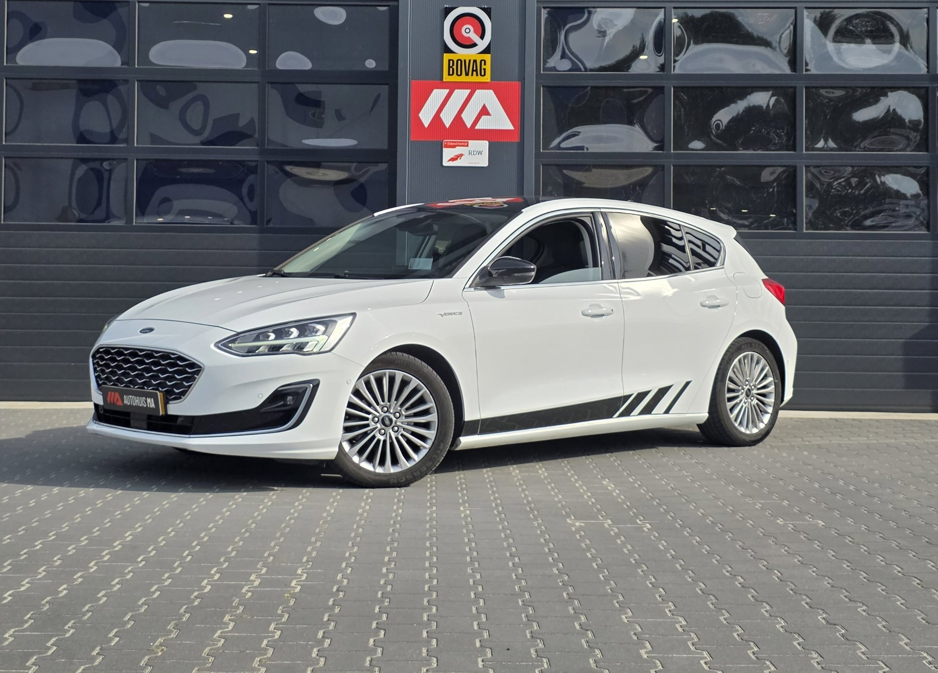Ford Focus 1.5 EcoBoost Vignale | PANO | LEDER | TREKHAAK | HEAD UP