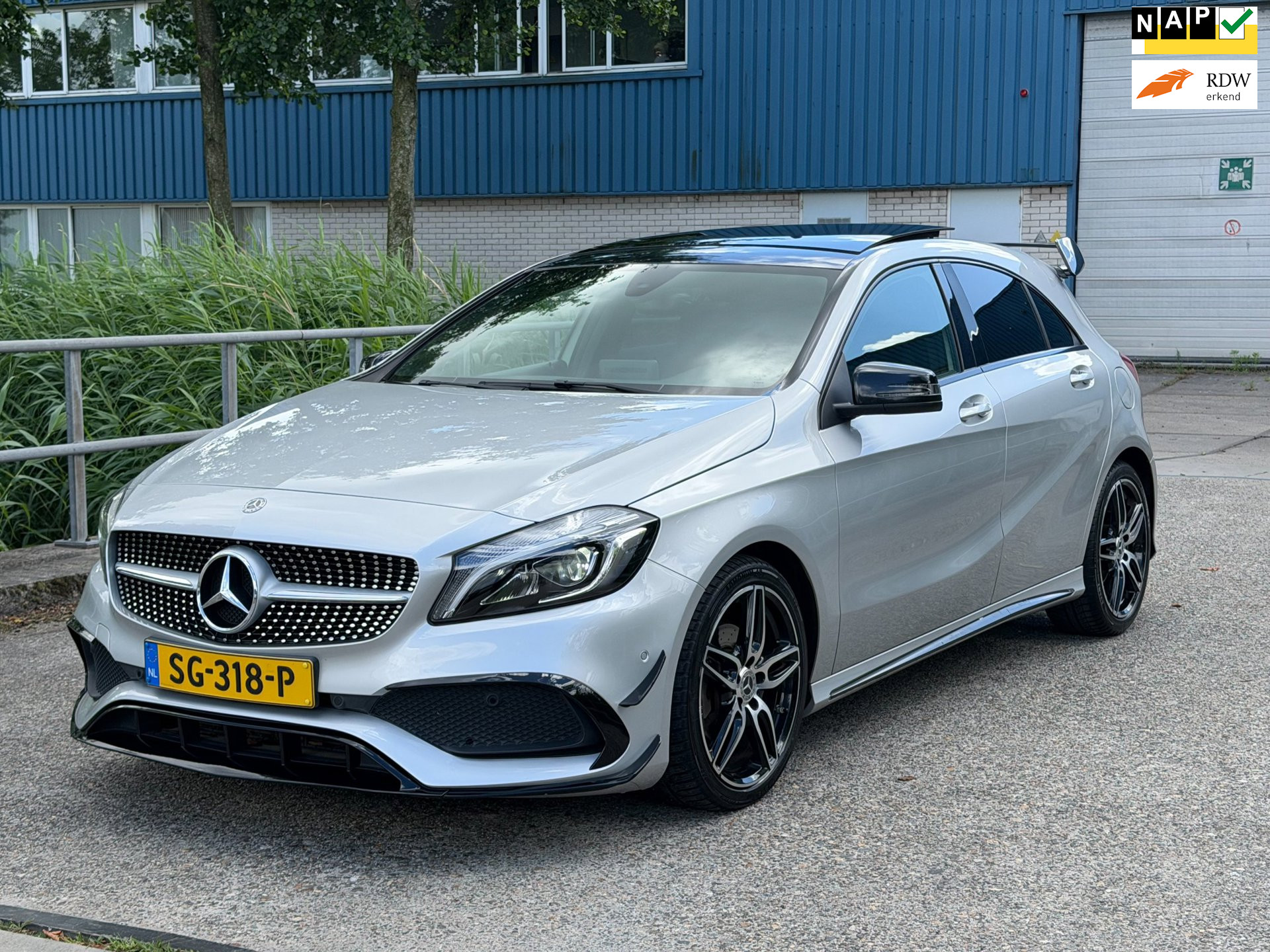 Mercedes-Benz A-Klasse 160 A35 AMG-Line Pano! Automaat! Navi! Camera! NAP! APK!