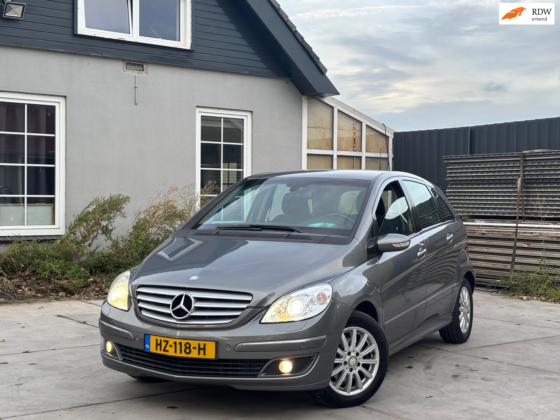 Mercedes-Benz B-Klasse 200 | Volledig onderhouden | Automaat | Airco | Stoelverwarming | Parkeersensoren | Rijklaar!