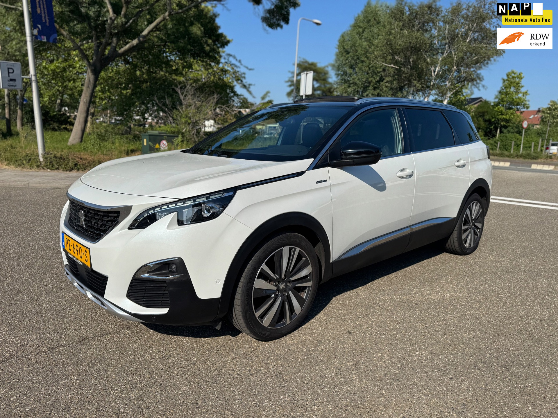 Peugeot 5008 1.6 e-THP GT-Line met alle denkbare optie’s………………