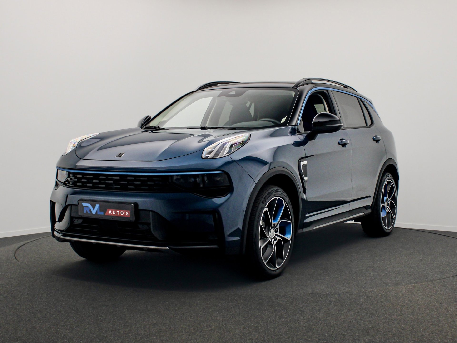 Lynk & Co 01 1.5 261PK Plug-in Hybrid *Zwarte Hemel* 360° Camera Pano/dak Apple/Carplay Adaptive/Cruise