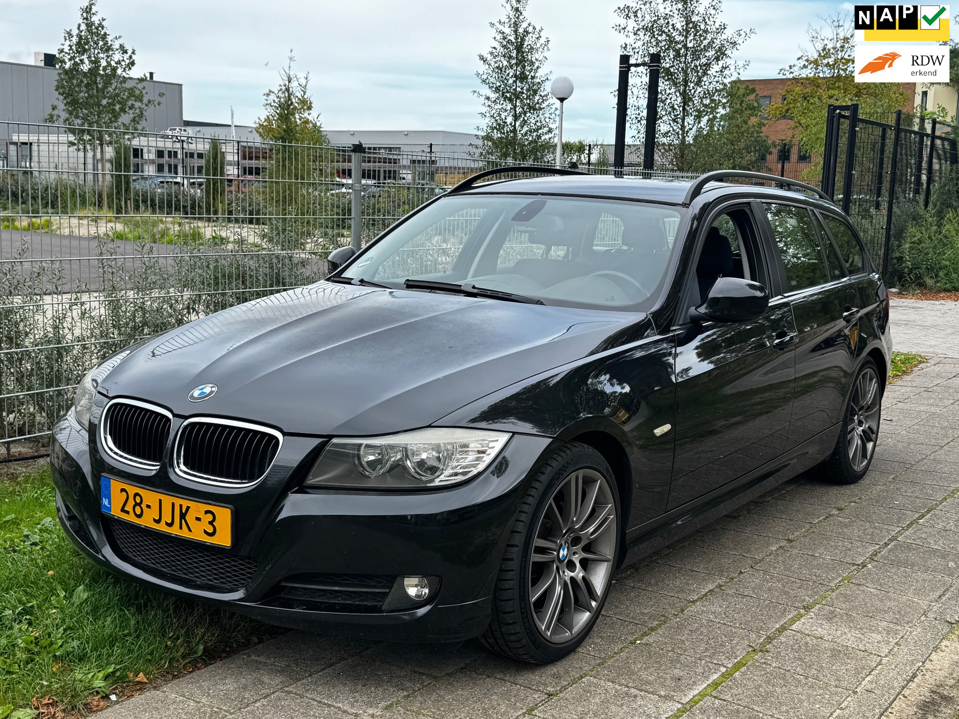 BMW 3 Serie Touring 318i Business Line|NW KETTING|6BAK|NAVI|PSENSOR|M VELGEN|CRUISE|AIRCO