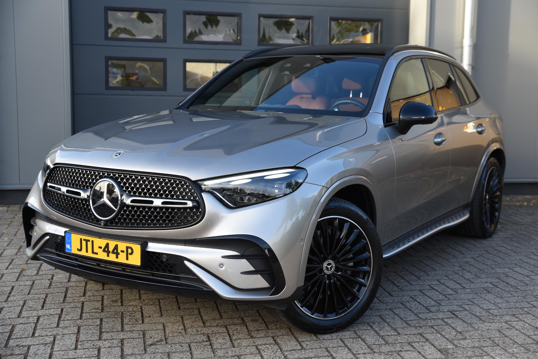 Mercedes-Benz GLC 300e 4MATIC AMG Line