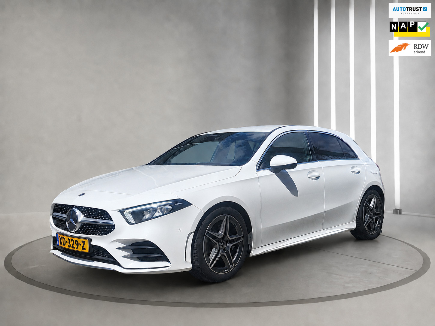 Mercedes-Benz A-Klasse 180 AMG AUTOMAAT| CAMERA | DIGITAAL| ELECTR TREKHAAK| STOELVERWARMING