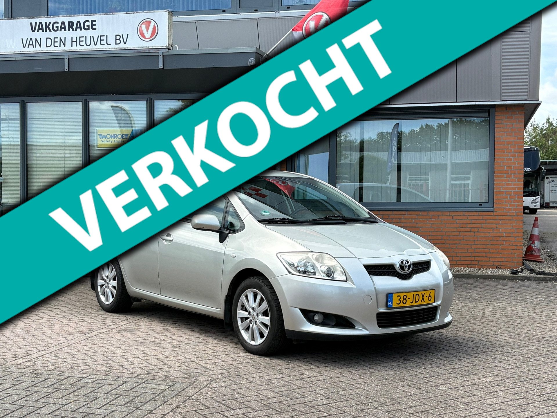 Toyota Auris 1.6-16V Luna