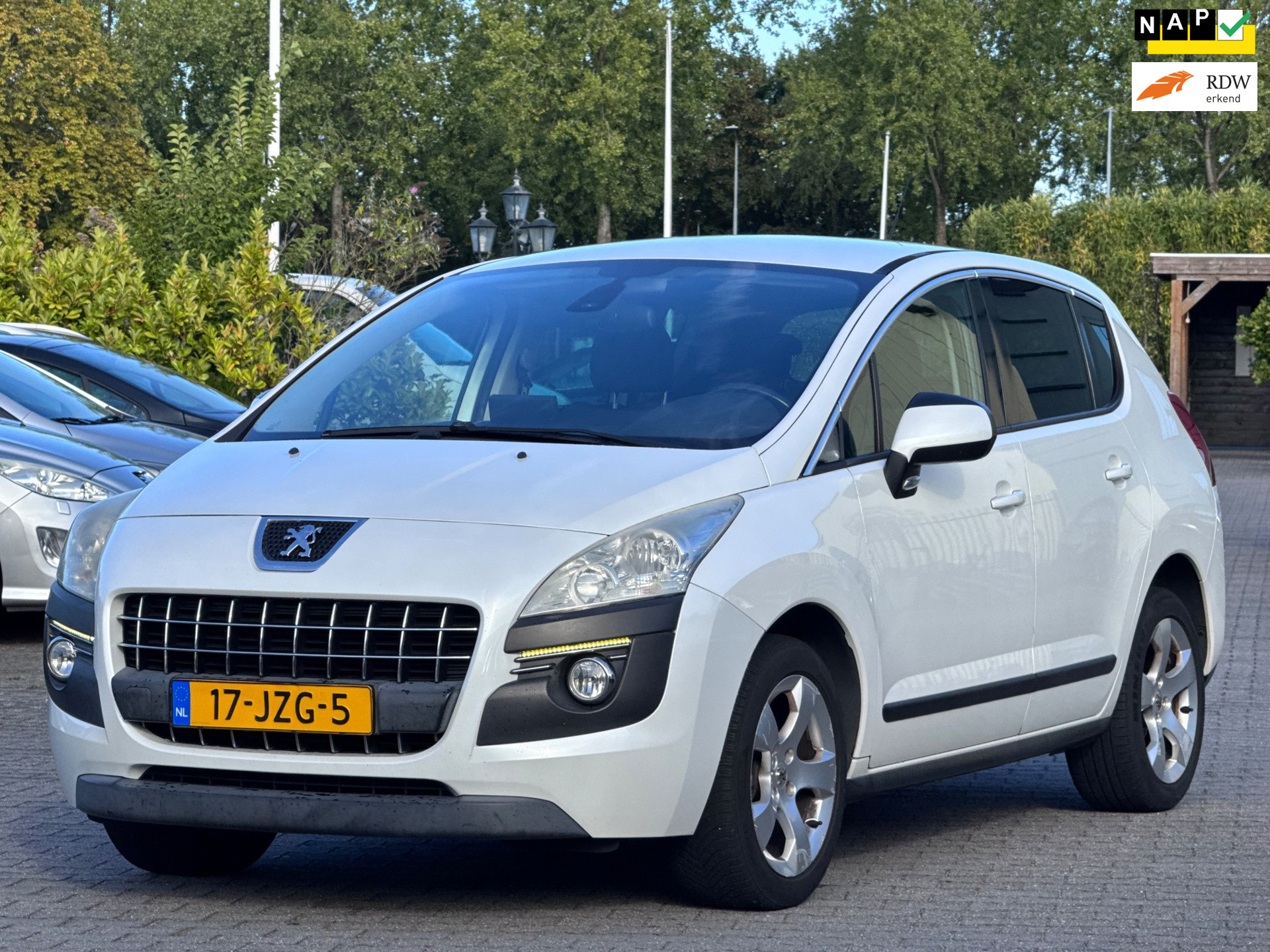 Peugeot 3008 1.6 VTi Blue Lease | APK 24-03-2027 | Navigatie | Bluethooth | Airco | Cruise control | Parkeersensoren | Elektrische