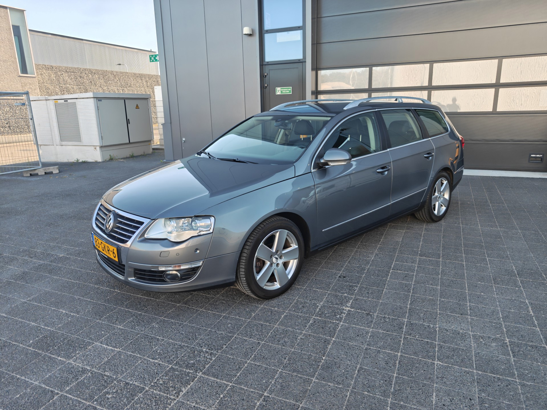 Volkswagen Passat Variant 3.2 V6 Highline 4M,Auto is met nieuwe apk,Climate control,Parkeersensoren,Cruise control,Navi