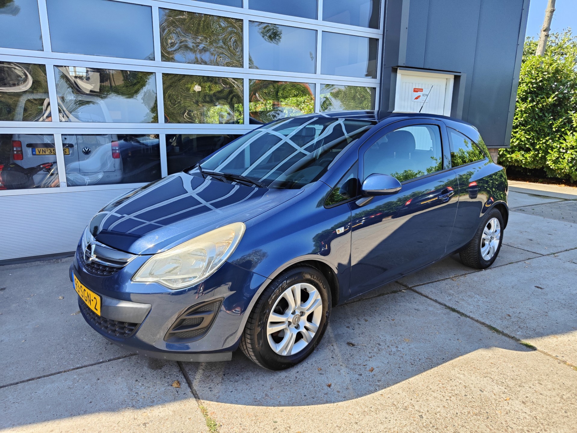 Opel Corsa 1.2-16V Edition airco