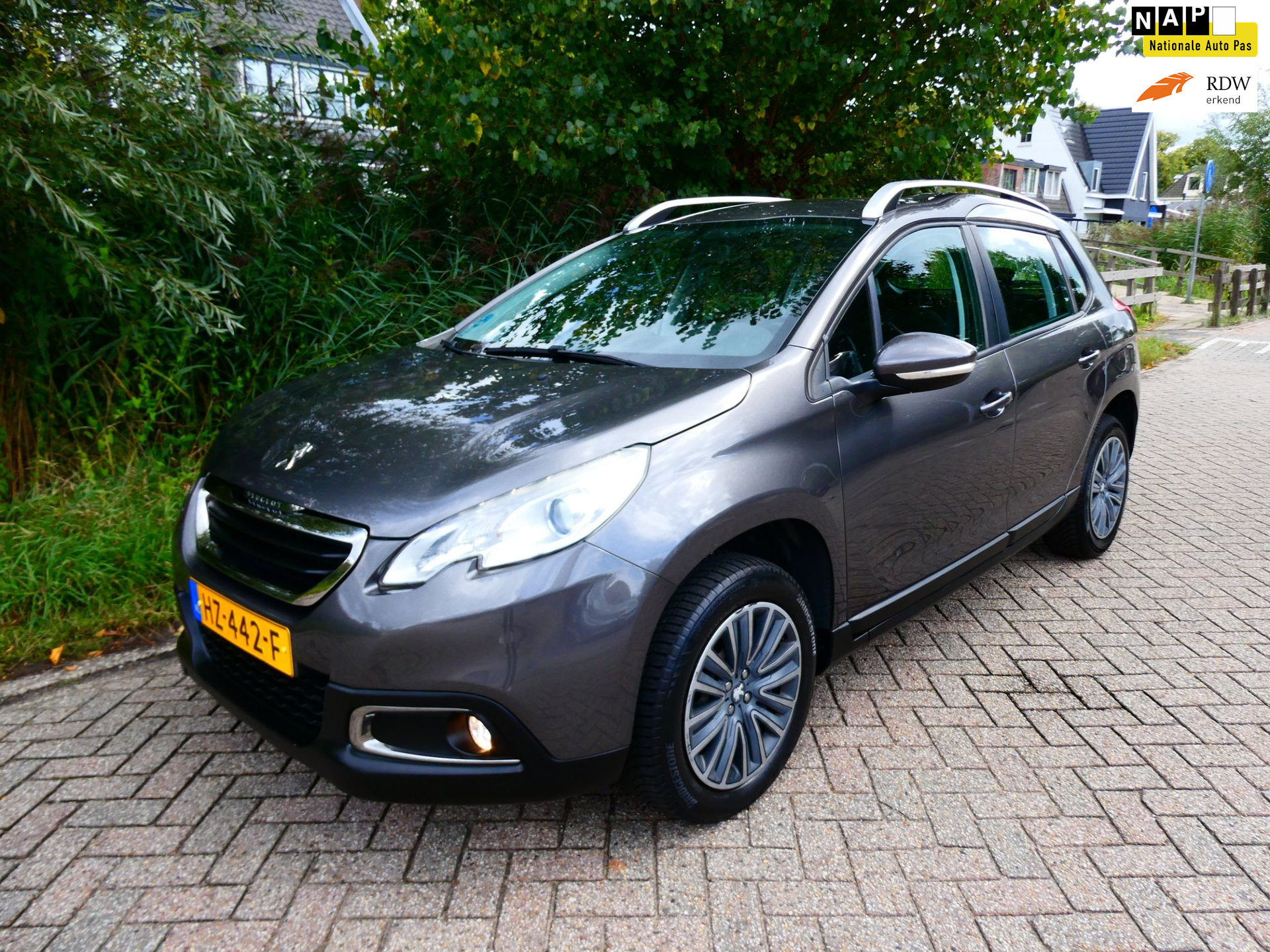 Peugeot 2008 1.2i Active 110pk 125.000km. Clima Cruise Trekhaak 1270kg.