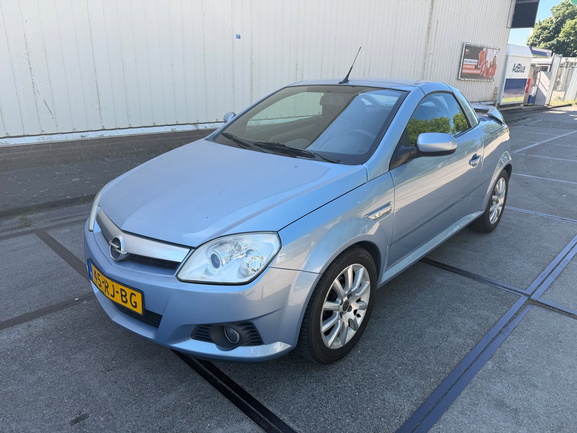 Opel Tigra TwinTop 1.8-16V Temptation niewe apk