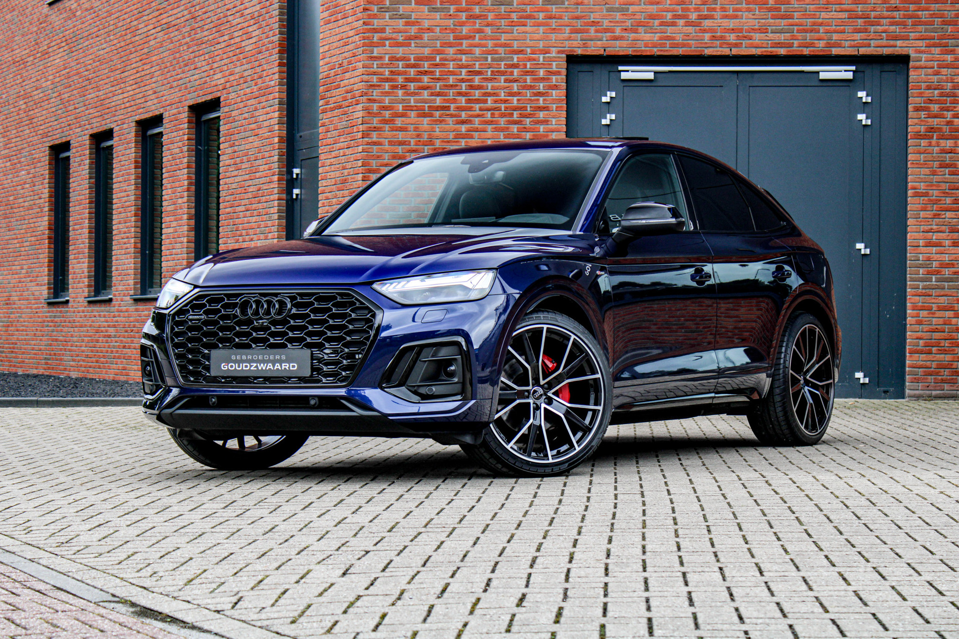 Audi Q5 Sportback 55 TFSI e S edition Competition | Luchtvering | Pano | HUD | B&O | Trekhaak