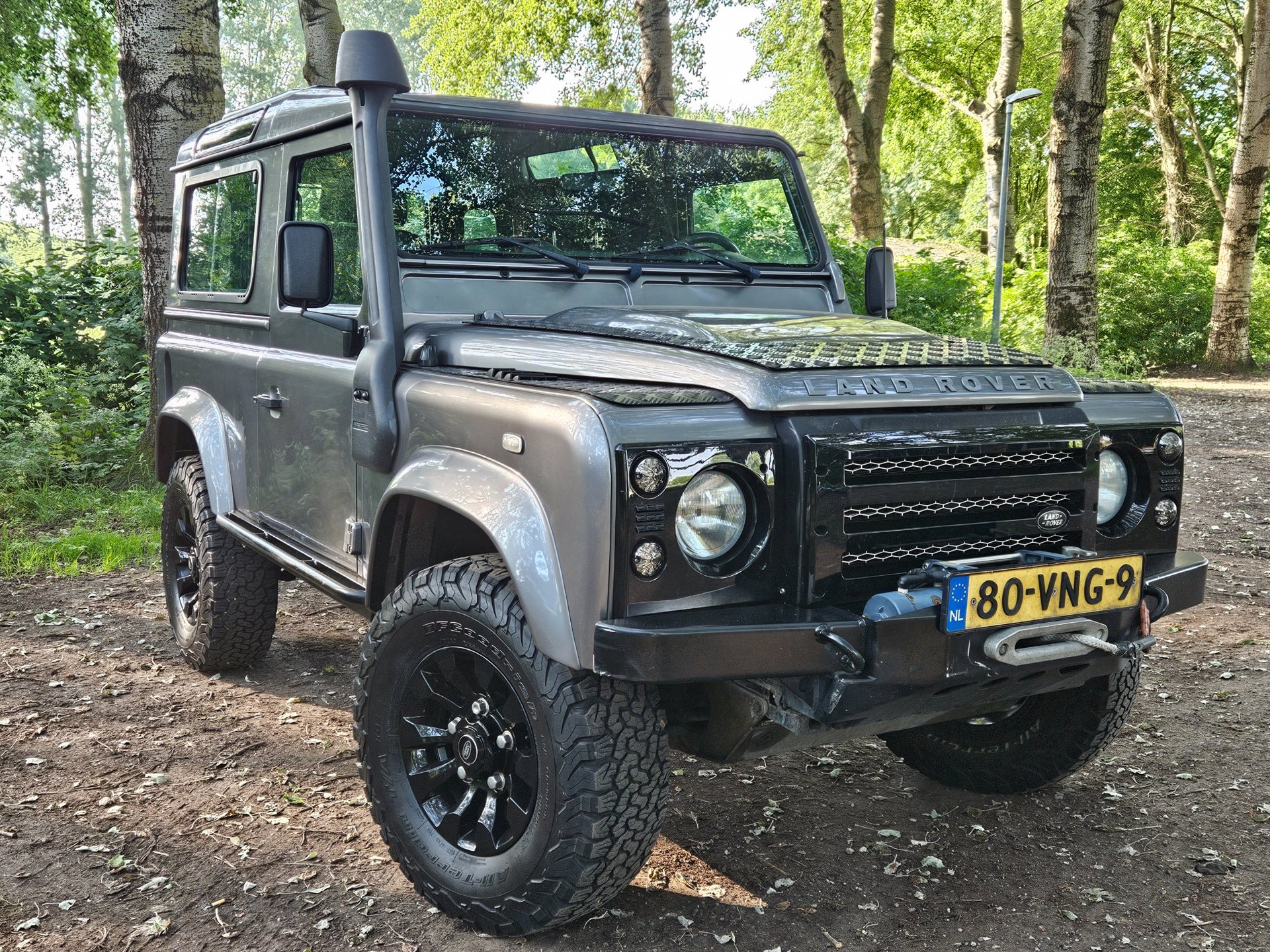Land Rover Defender 90 2.4 TD XTech grijskenteken