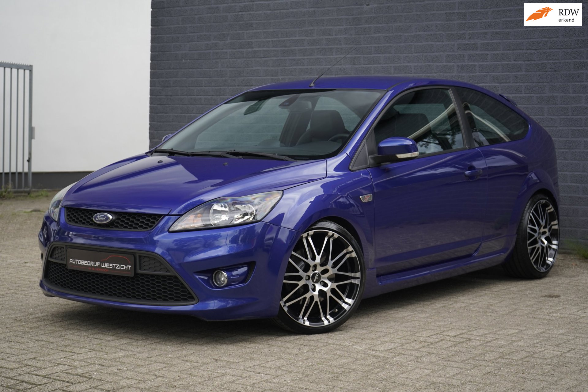 Ford Focus 2.5 ST 5 cilinder 225pk, Leder, 19 inch, verlaagd!