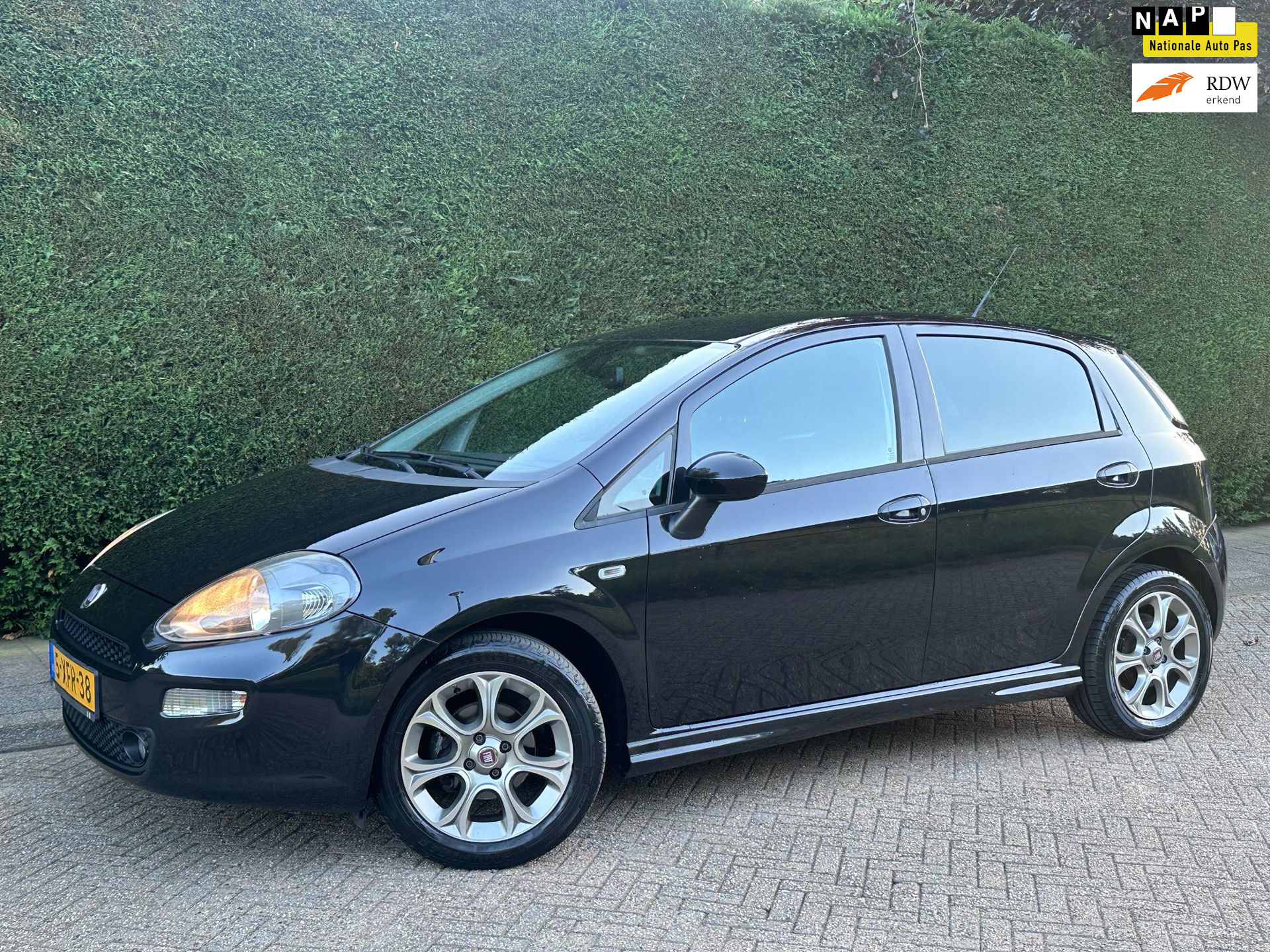 Fiat Punto Evo 0.9 TwinAir Lounge /AIRCO IJSKOUD/PDC/CRUISE/RIJDTPERFECT!/