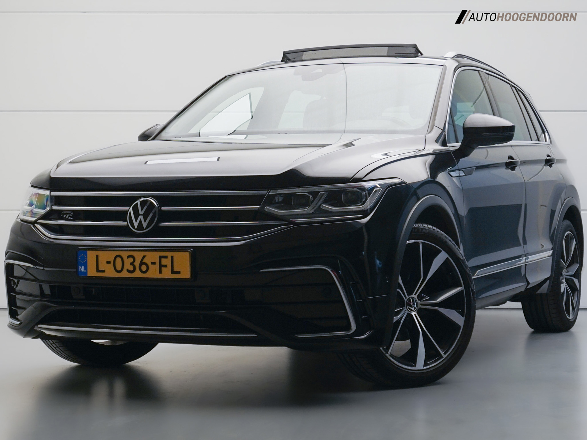 Volkswagen Tiguan 1.5 TSI R-Line Business+ Sport (APPLE CARPLAY,PANORAMADAK,HARMAN/KARDON,ADAPTIVE CRUISE,CAMERA,CLIMATE,LED)