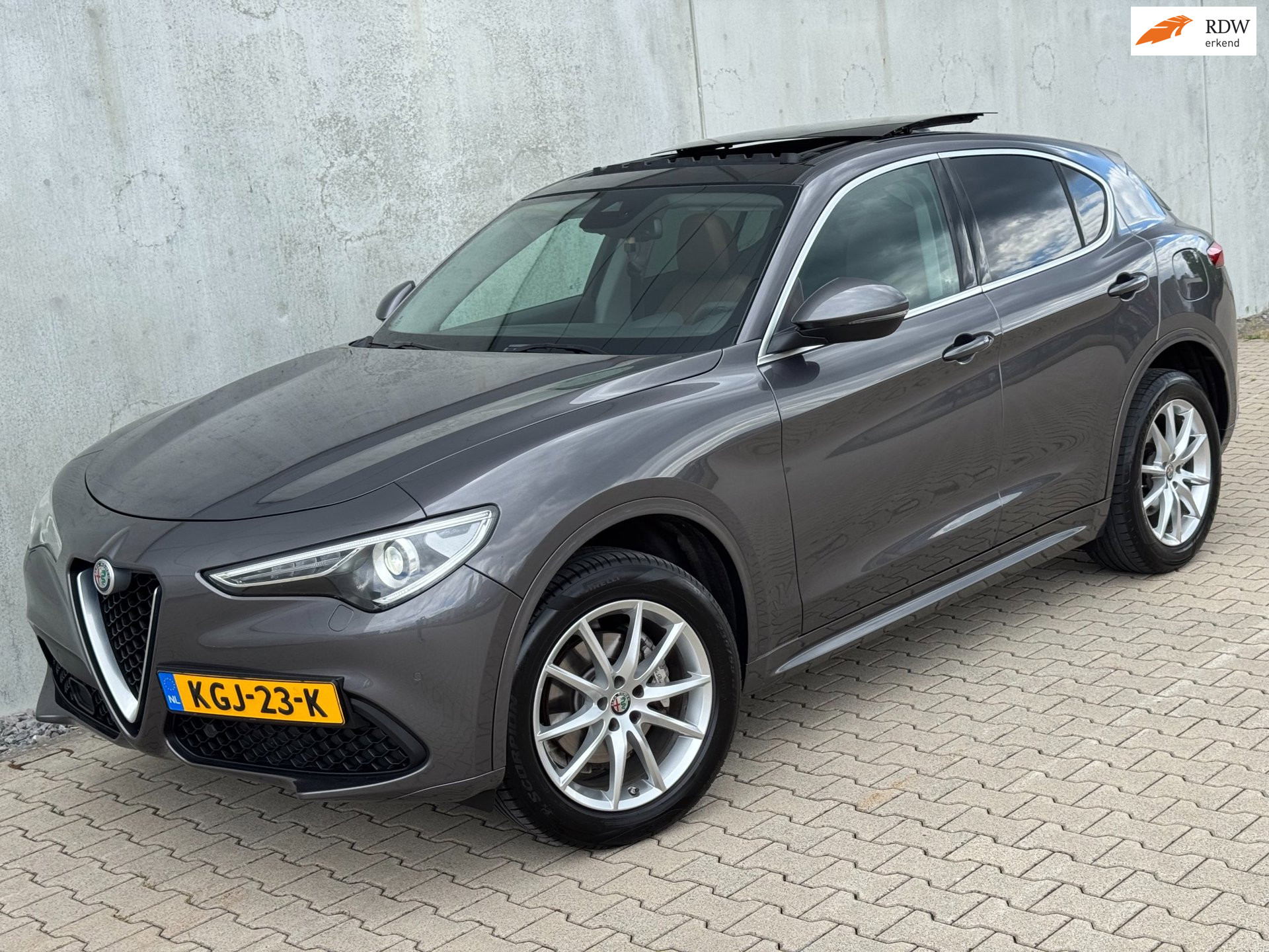 Alfa Romeo Stelvio 2.0T AWD|Pano|CarPlay|Navi|Leer|Trekhaak|Adapt Cruise|LED