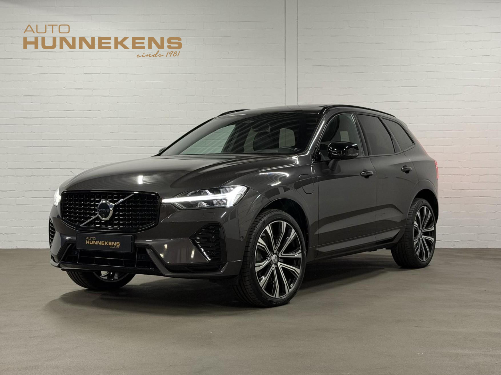 Volvo XC60 2.0 T6 Plug-in hybrid AWD Plus Dark
