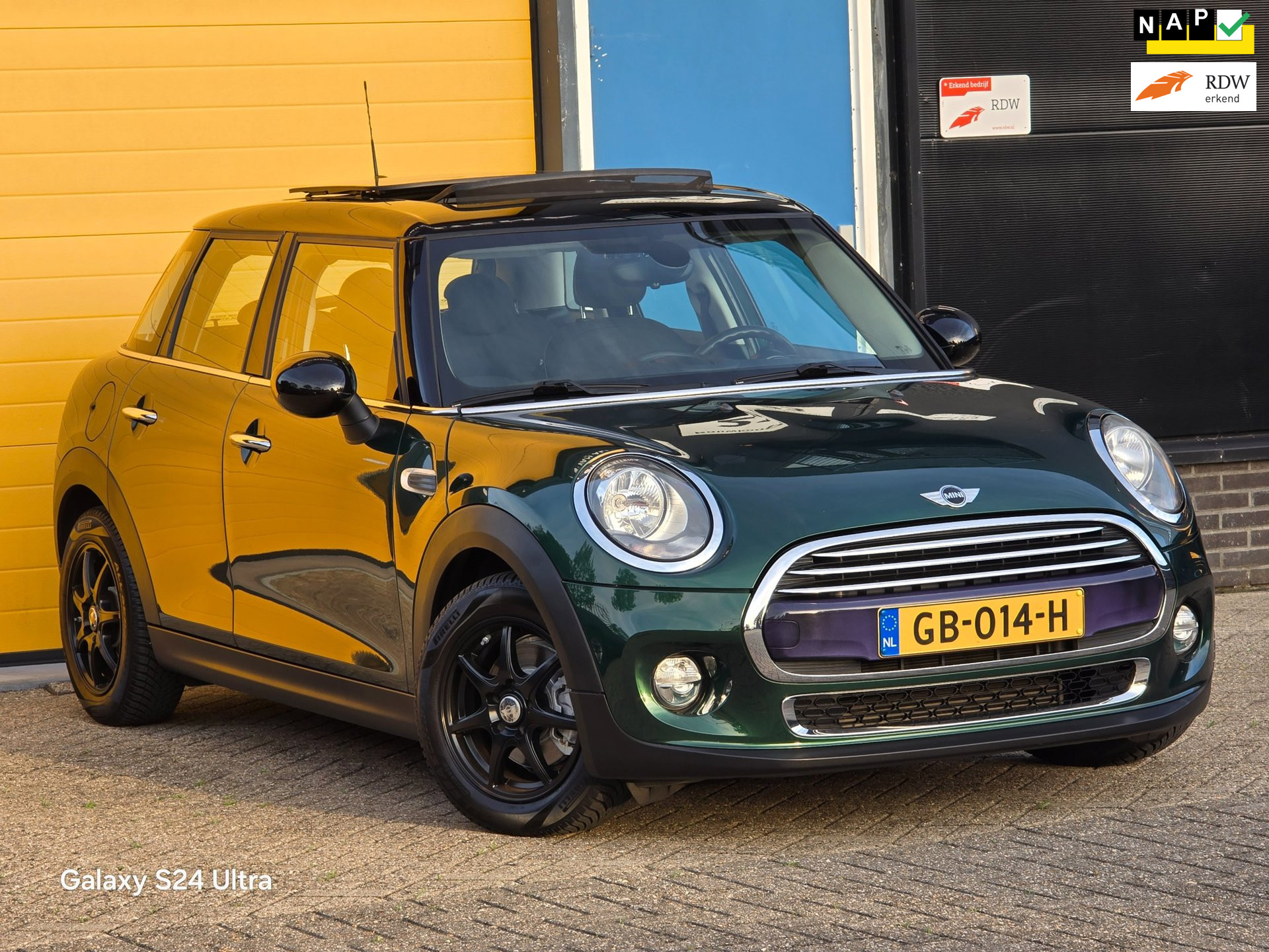 MINI 5-deurs 1.5 Cooper Salt Business / Airco / Cruise Control / Open Panoramadak / 5 deurs / Navi / Pdc / Allu Velgen / Netjes