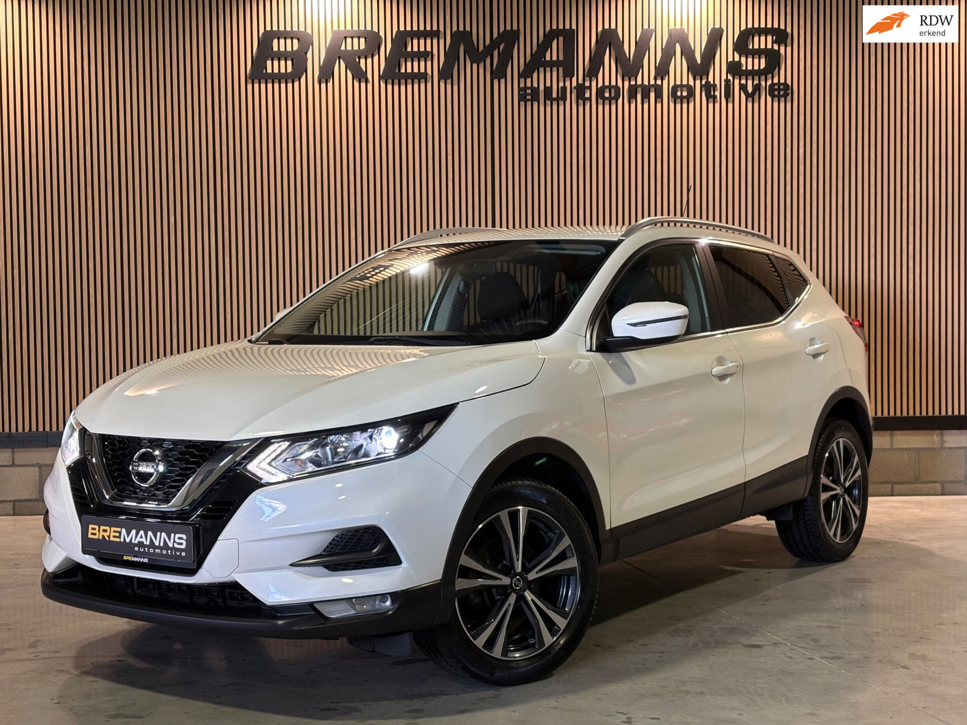 Nissan QASHQAI 1.3 DIG-T / Camera / Stoelverwarming /