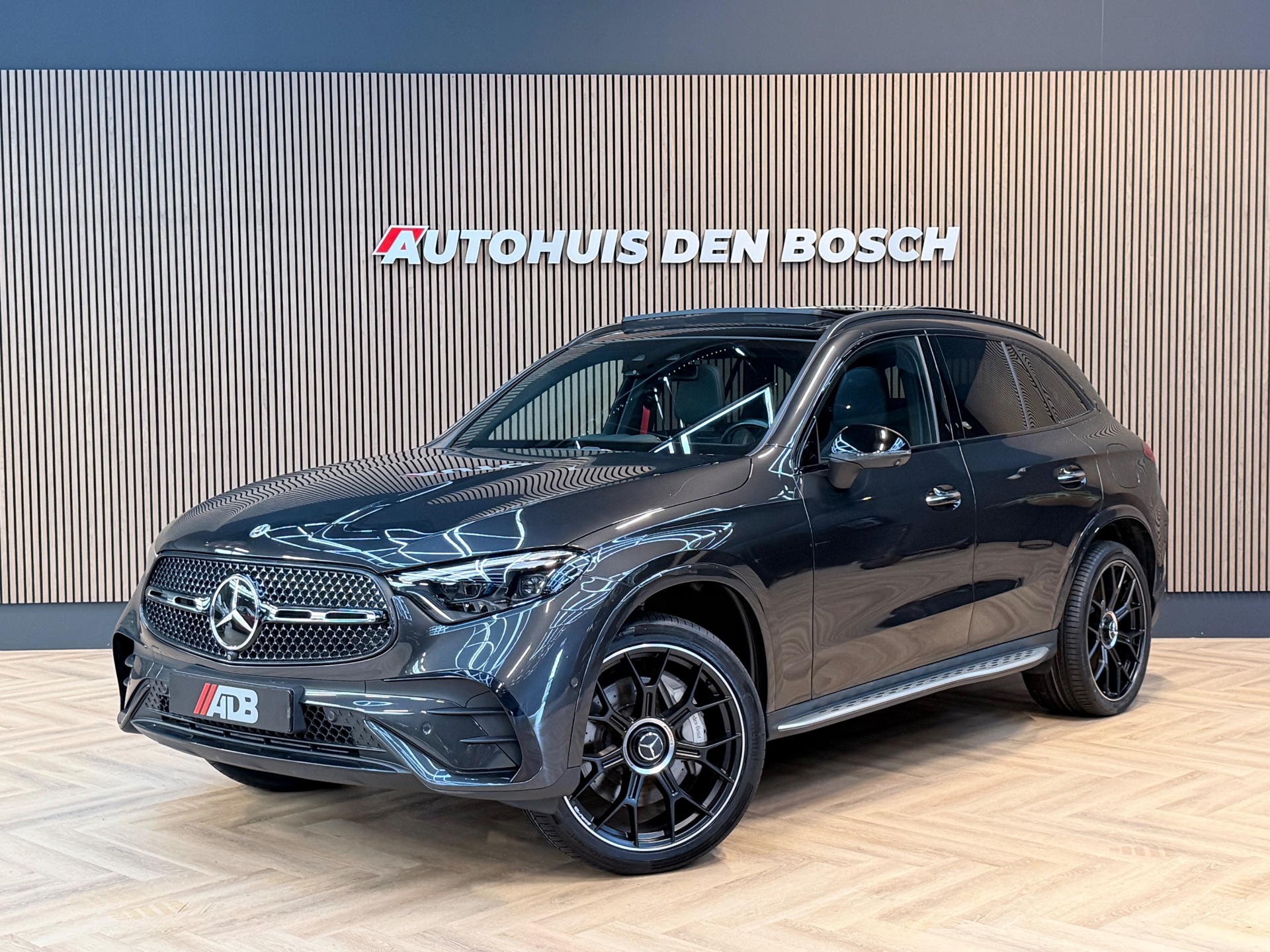 Mercedes-Benz GLC 400e 4MATIC AMG Line 381PK – Pano