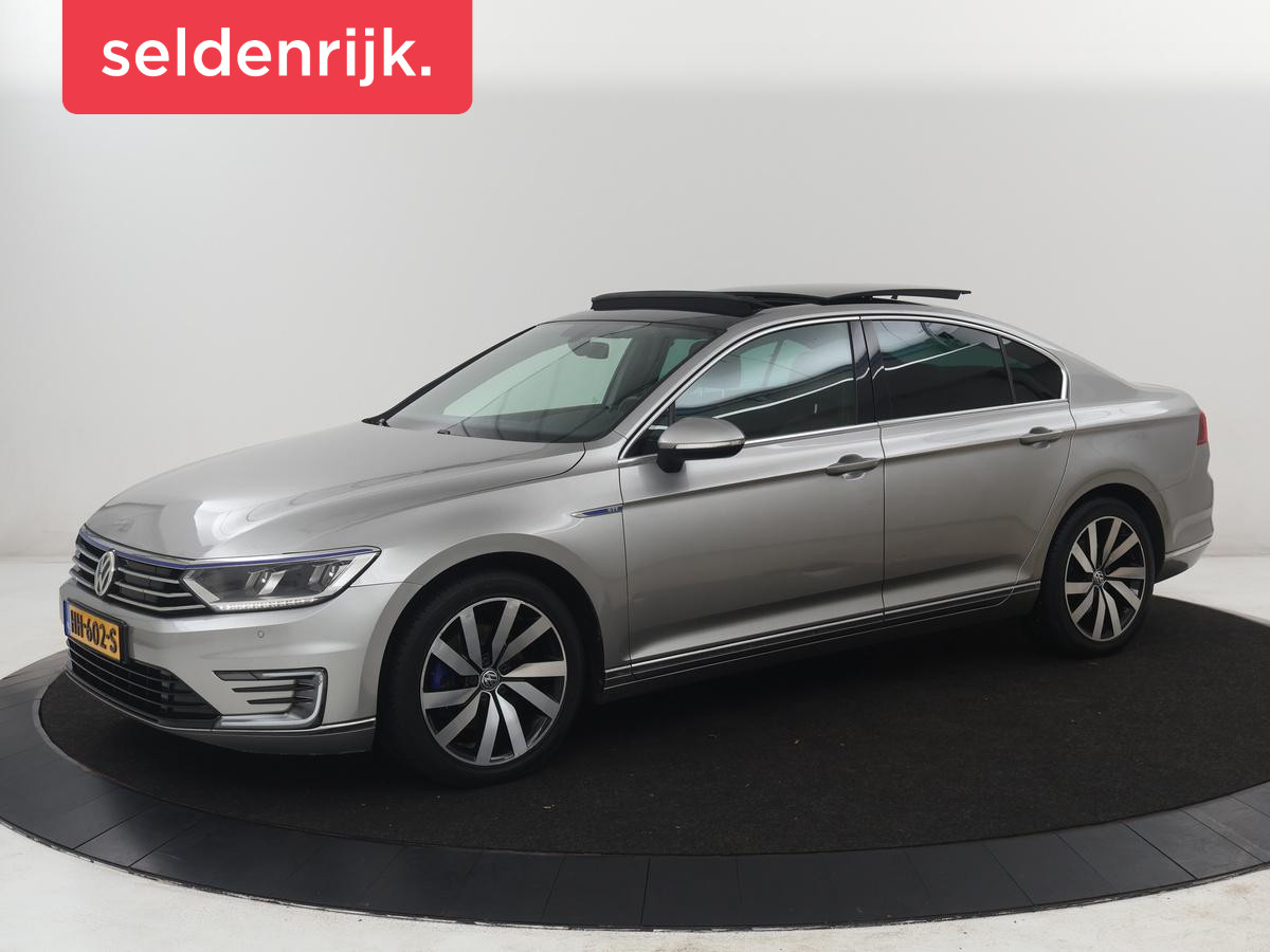 Volkswagen Passat 1.4 TSI GTE Highline | Panoramadak | Leder/alcantara | Adaptive cruise