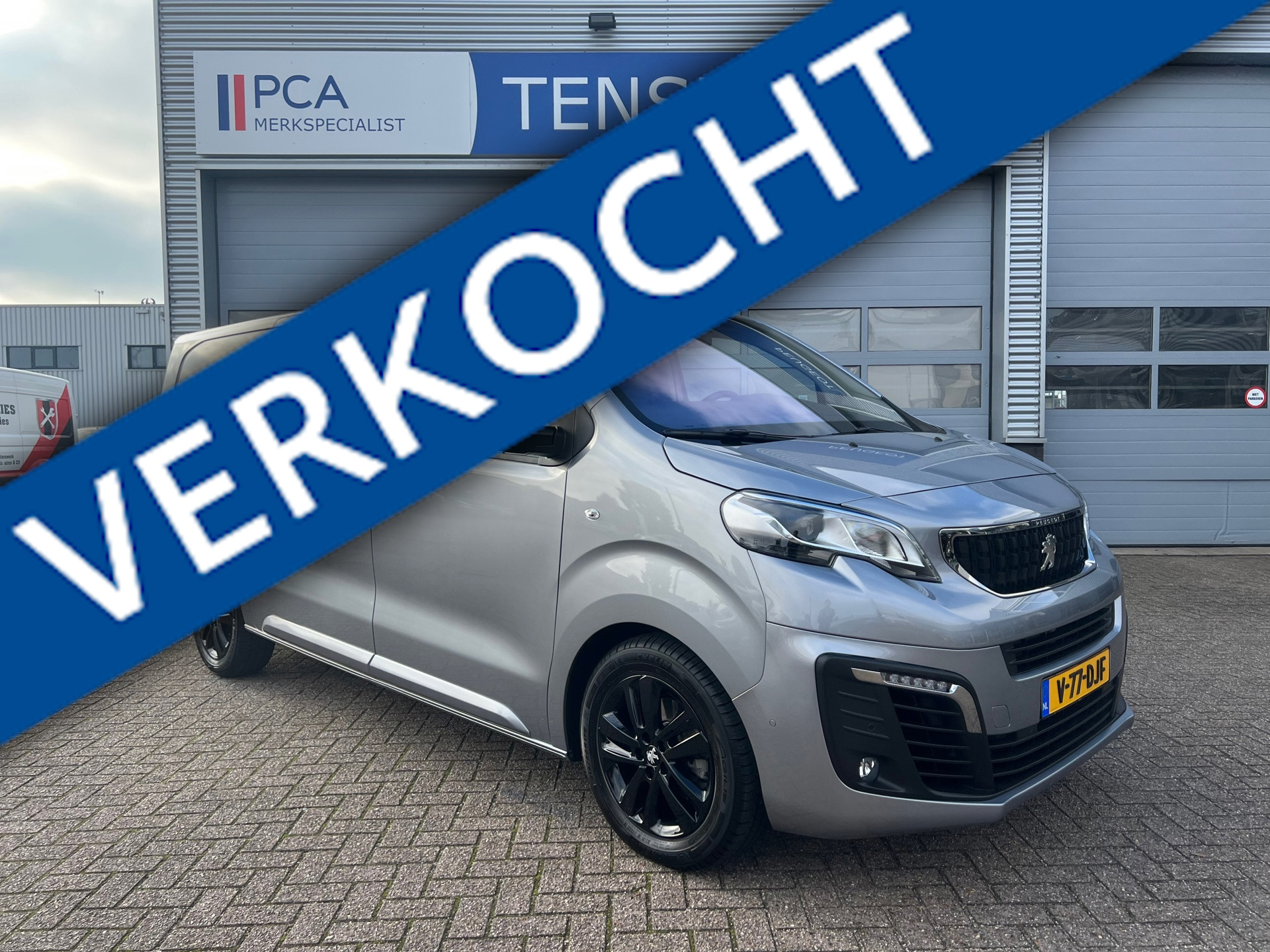 Peugeot Expert 180PK BlueHDI DC | Dubbel Cabine | Automaat | Vol leder | Standkachel | Xenon koplampen | Trekhaak afneembaar |