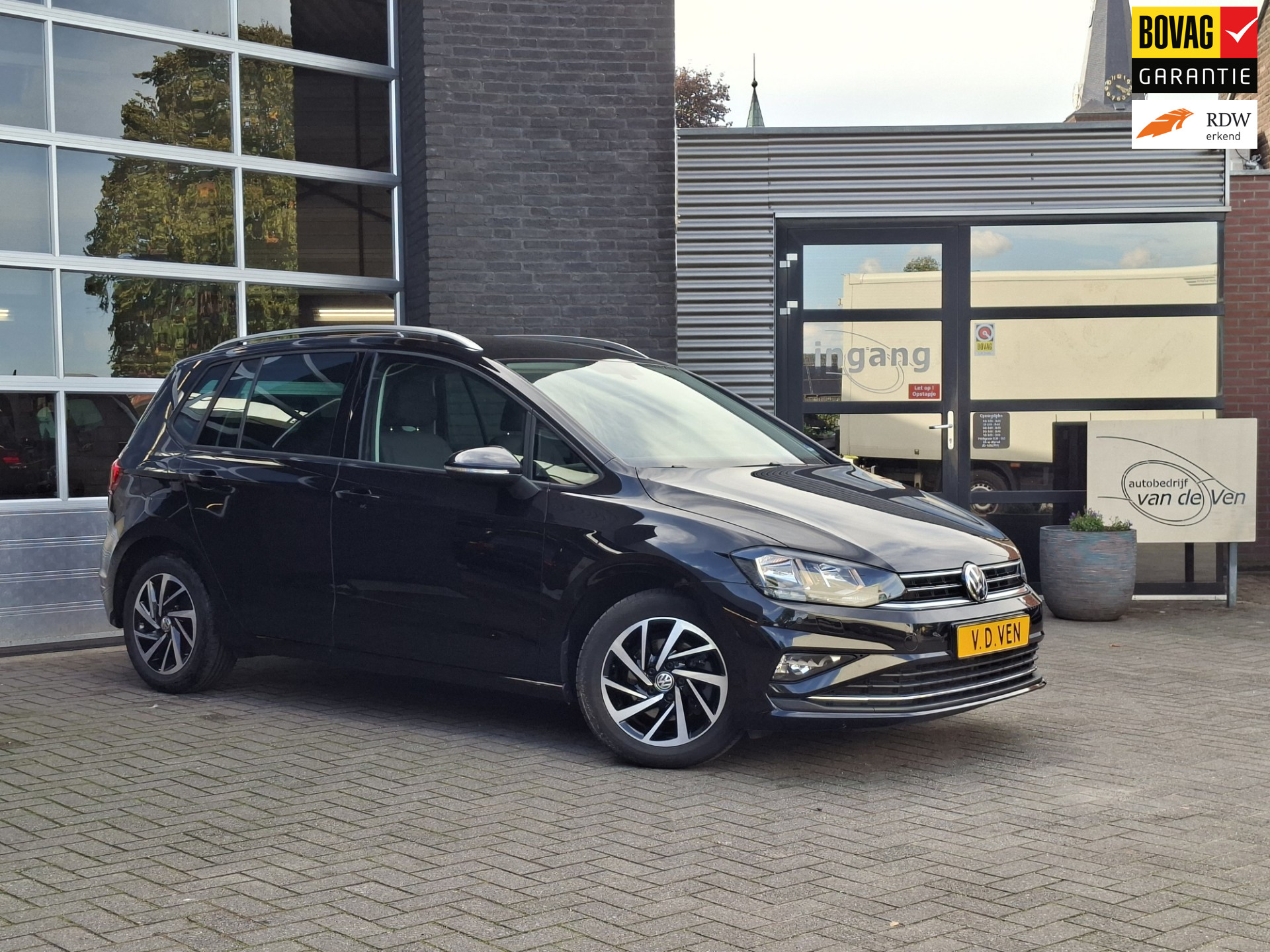 Volkswagen Golf Sportsvan 1.5 TSI ACT Comfortline | Trekhaak Zwenkbaar| Camera | ACC l Stoelverwarming | Apple carplay