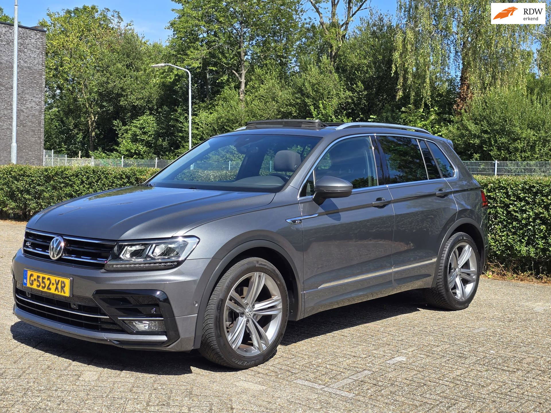 Volkswagen Tiguan 1.5 TSI R-line/2020/Export prijs/ Pano /6 bak/Nap/Apk/ Top auto