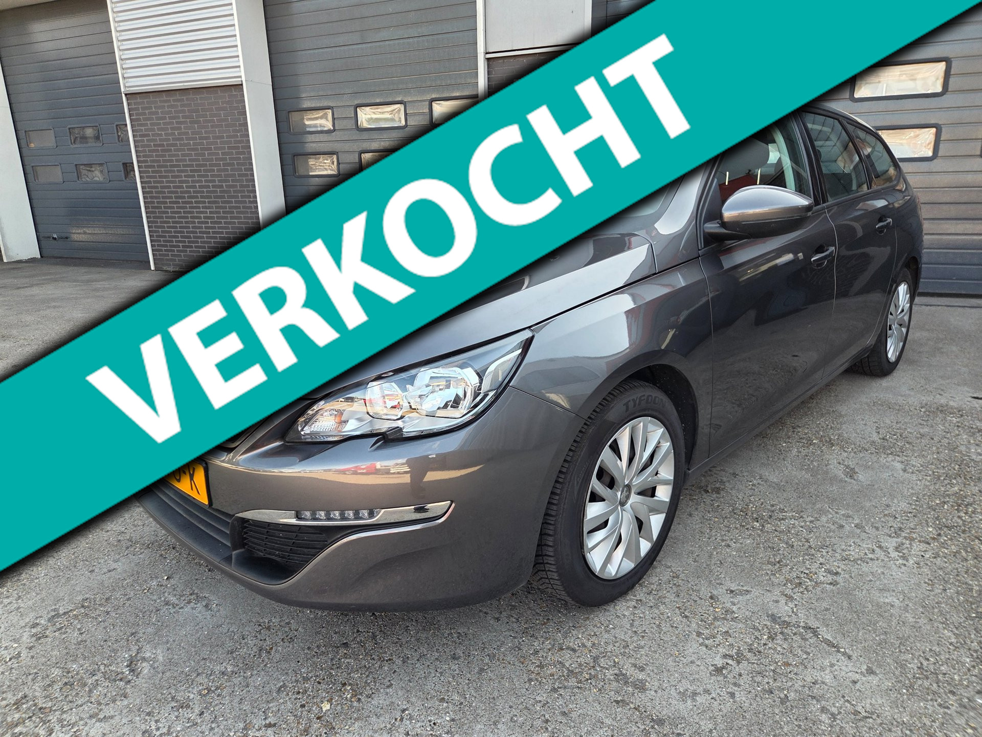 Peugeot 308 SW 1.2 PureTech Blue Lease, Trekhaak aanwezig, Ruime gezinsauto.