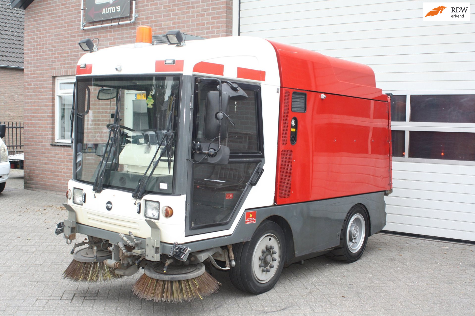 Ravo 4-SERIES CNG Veegmachine, Watertank, Airco, Borstels, Automaat, Max 25km/h
