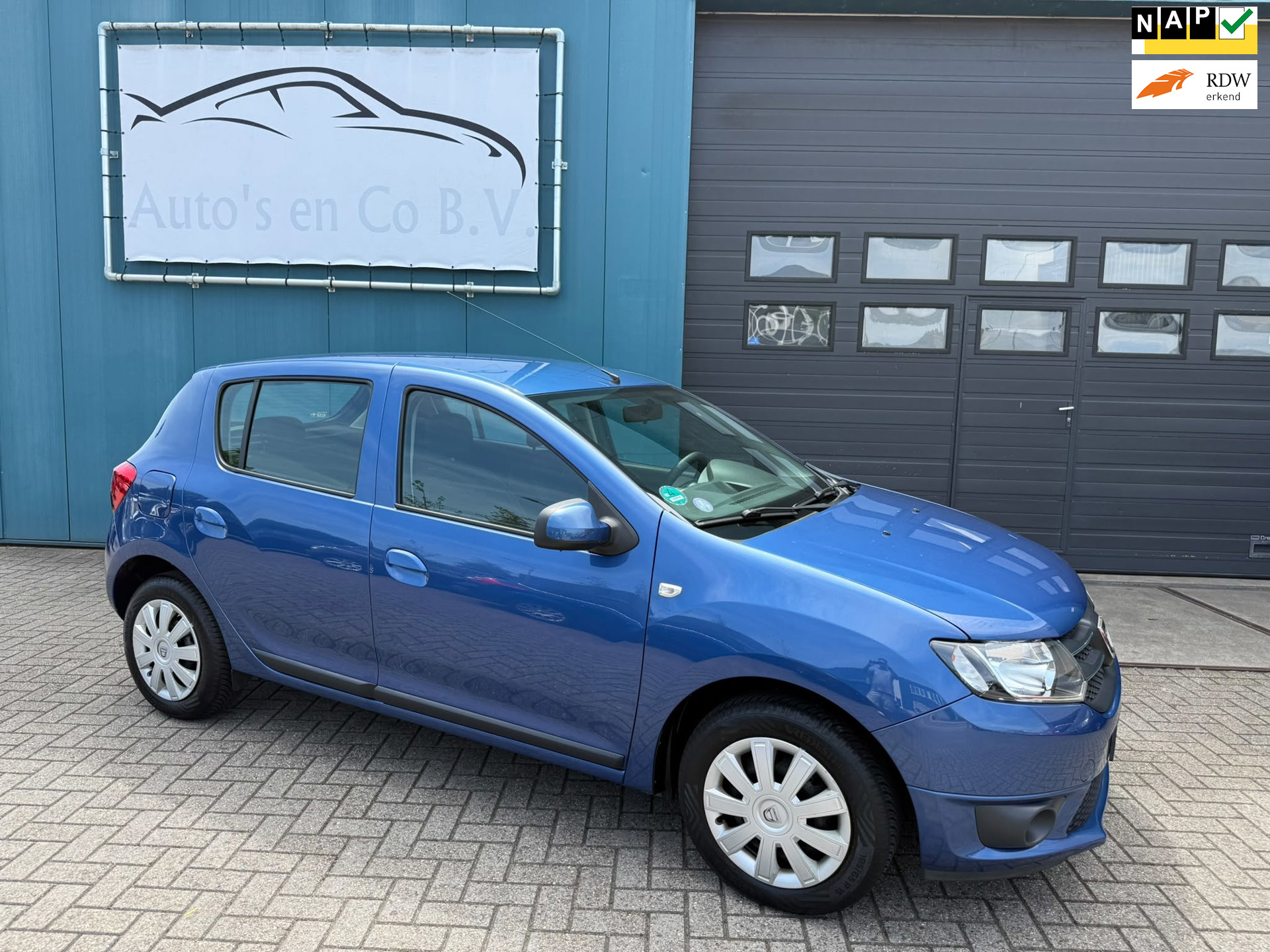 Dacia Sandero 0.9 TCe Lauréate 5-deurs Airco Navigatie Compleet onderhouden NL Auto NAP Zeer nette staat.
