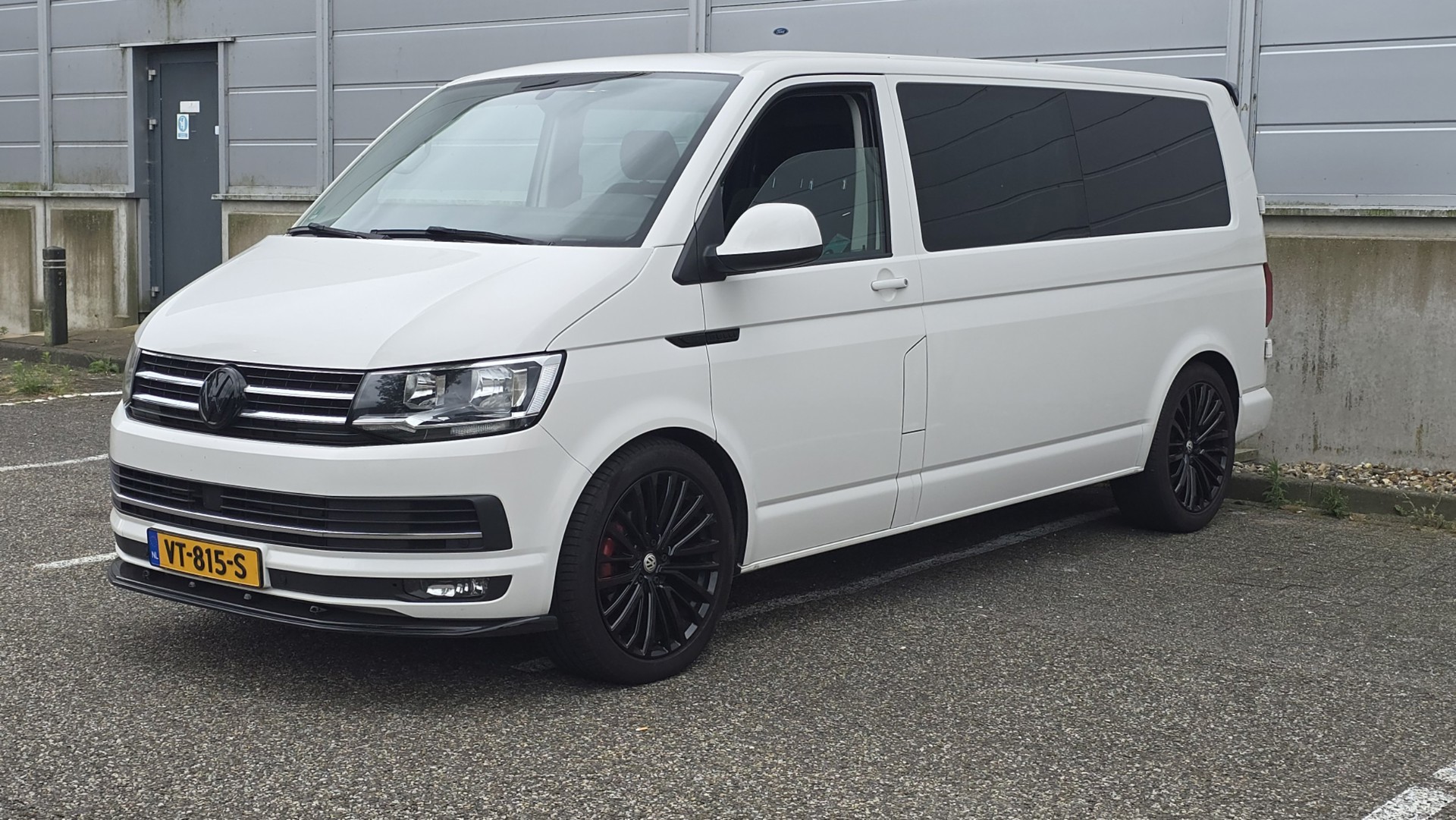 Volkswagen Transporter 2.0 TDI L2H1 DC Highline