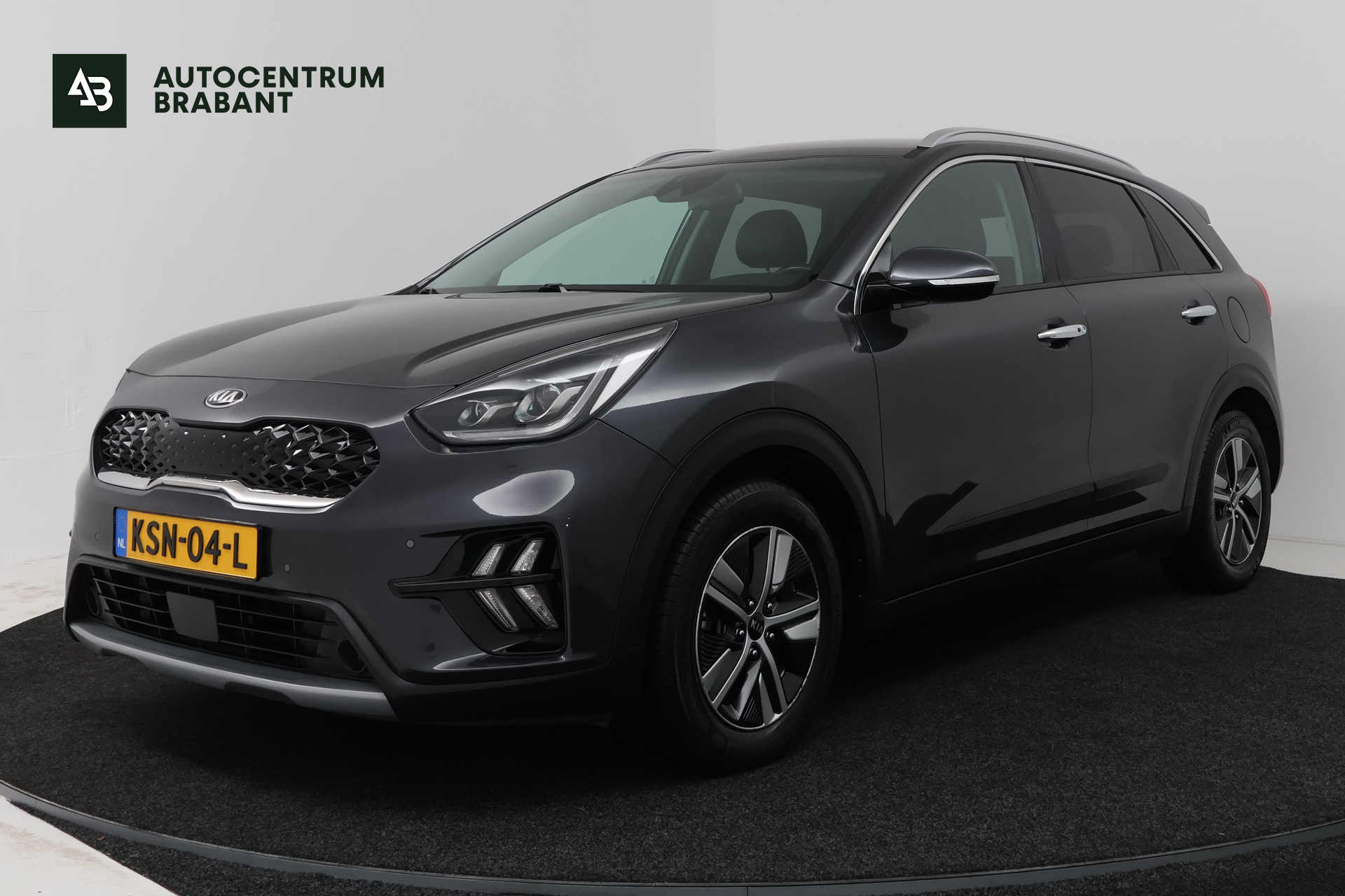 Kia Niro 1.6 GDi Hybrid ExecutiveLine (STOEL/STUUR VERWARMING, CRUISE ADAPTIEF, CAMERA, NAVIGATIE)