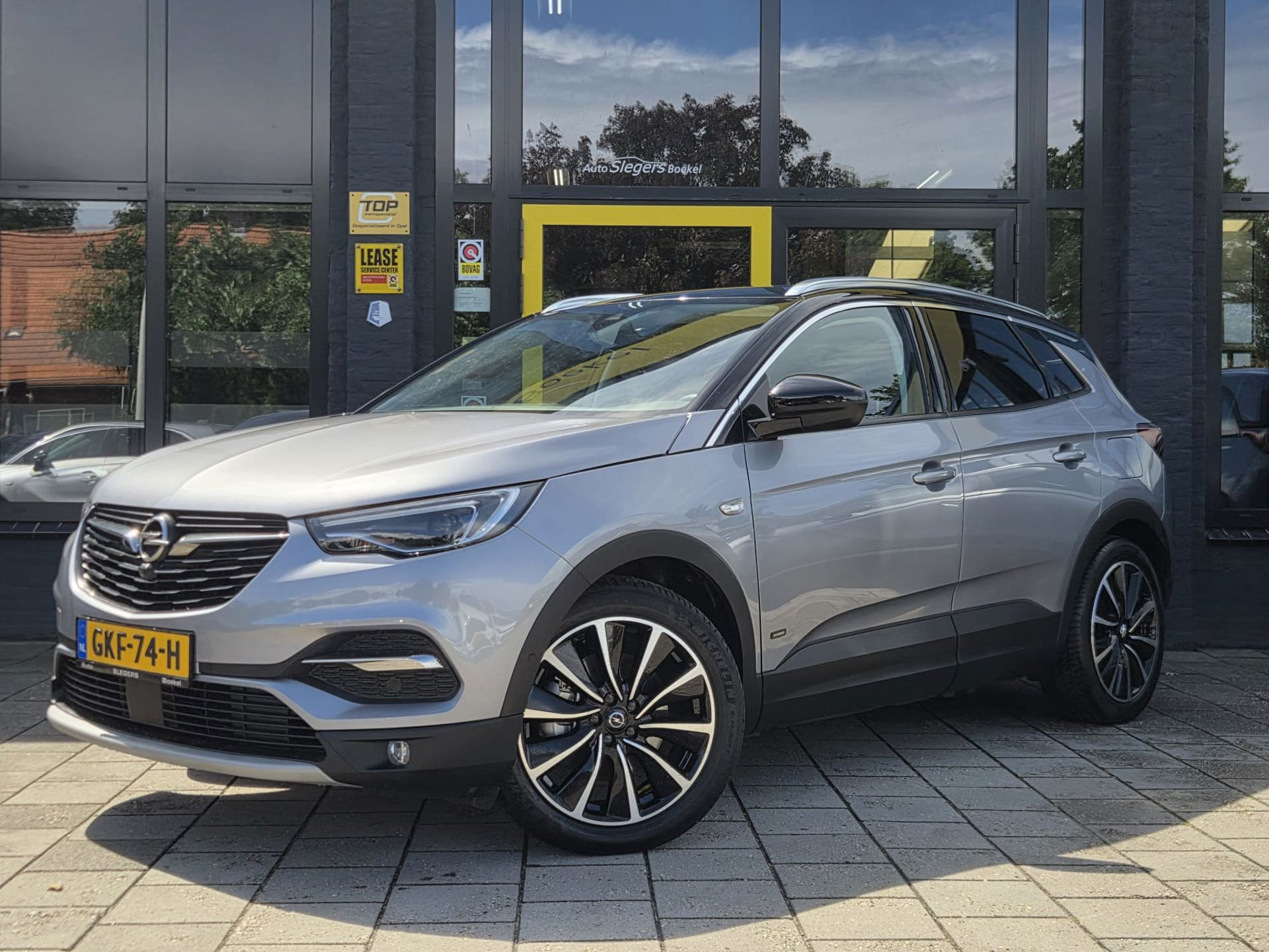 Opel Grandland X 1.6 Turbo Hybrid Ultimate | Trekh. | Stoelvent + Verw | Android Aut | Apple Car |