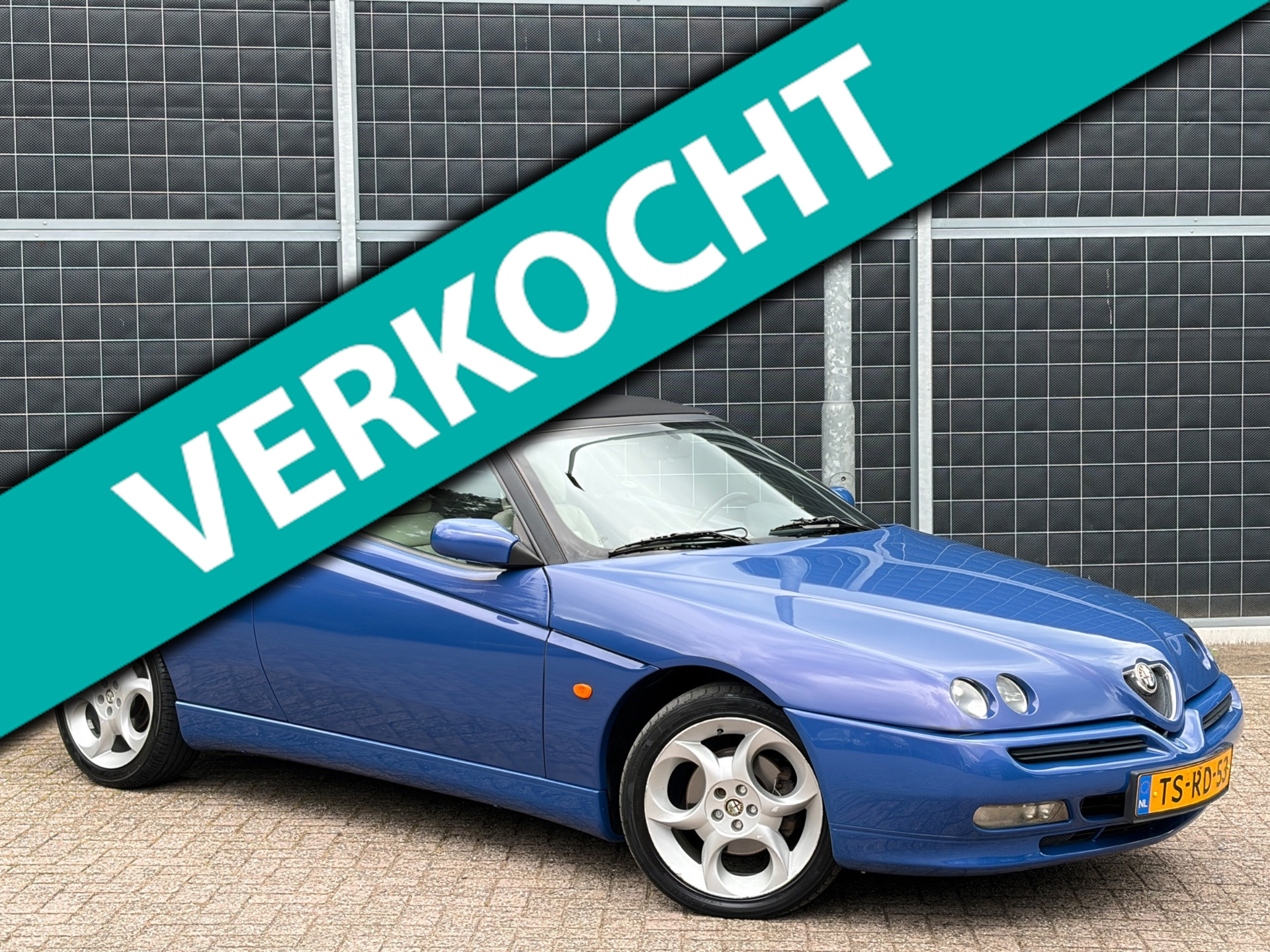 Alfa Romeo Spider 1.8-16V | T.Spark | Blu Vittoria | nwe APK !