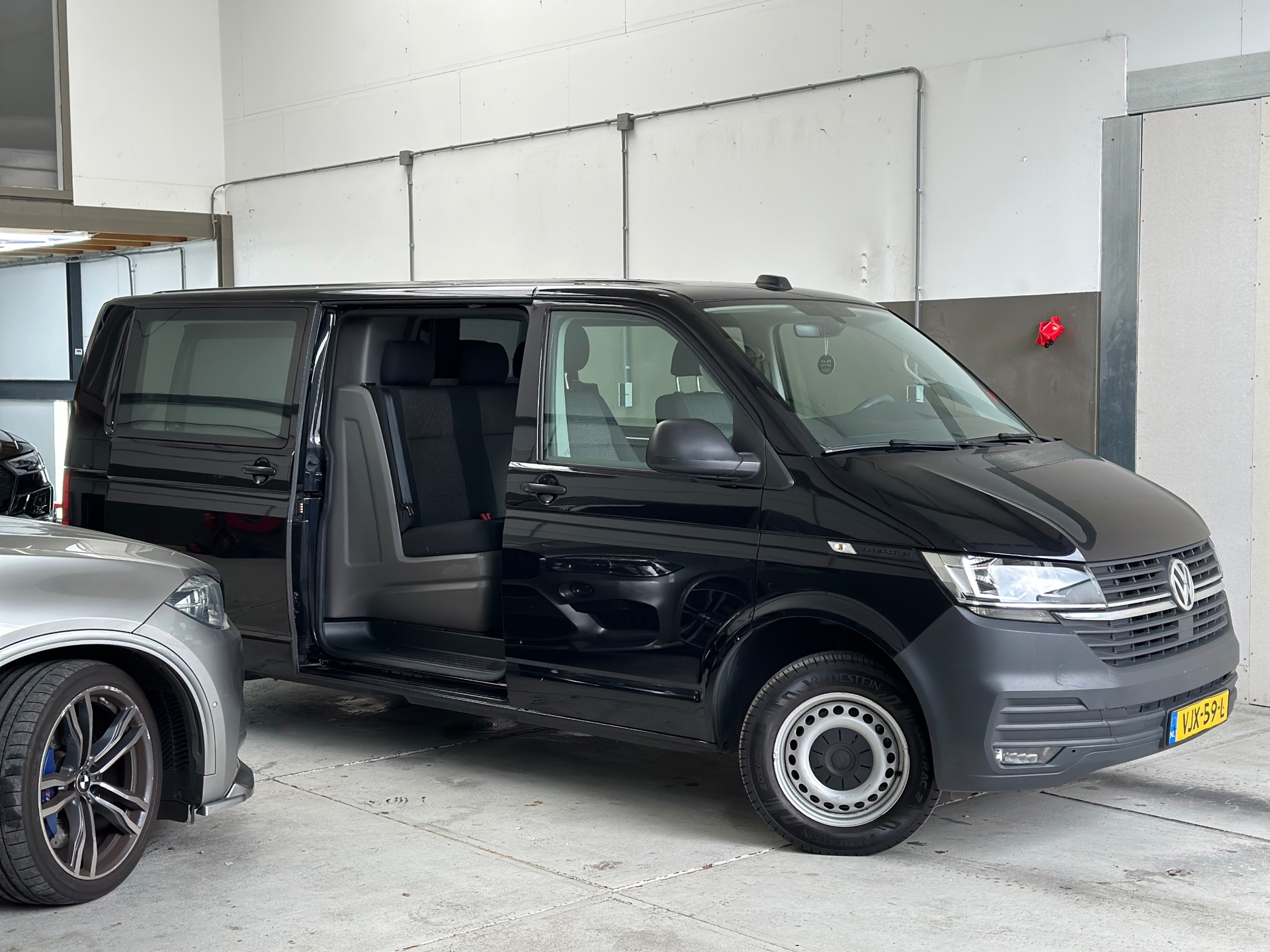 Volkswagen Transporter 2.0 TDI L2H1 30 DC DUBBELCABINE 2021 GARANTIE