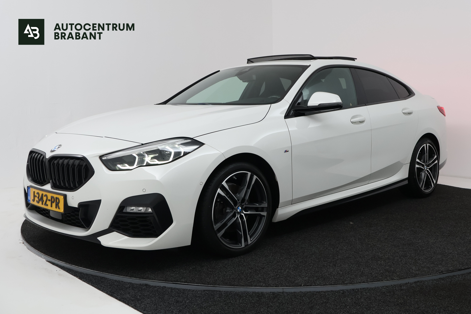 BMW 2 Serie Gran Coupé 218i High Executive (PANORAMADAK, STOELVERWARMING, NAVIGATIE, DEALER ONDERHOUDEN)
