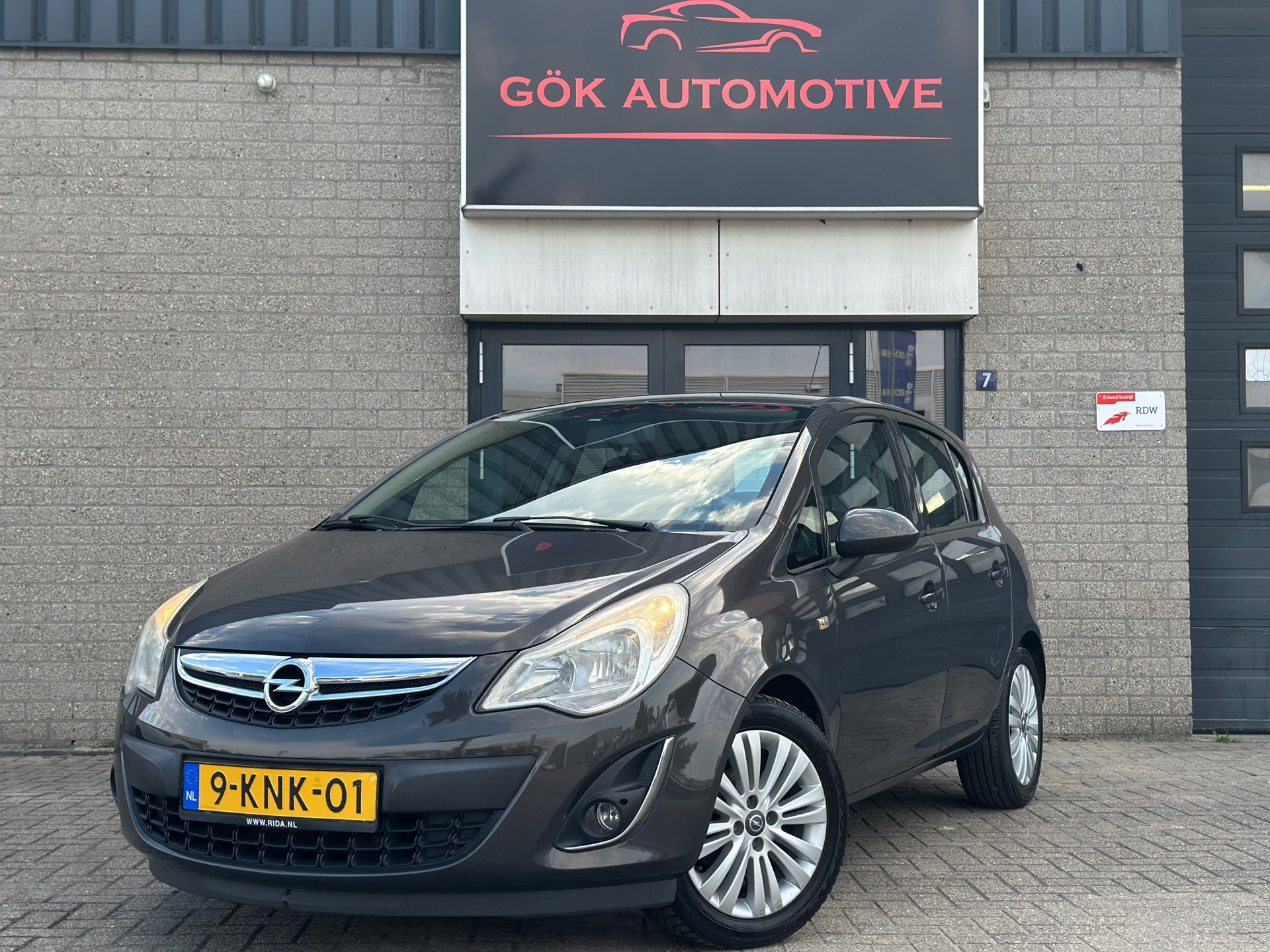 Opel Corsa 1.4-16V Design Edition / Stuurverwarming / NWE APK / PDC / Airco / NAP / Stoelverwarming