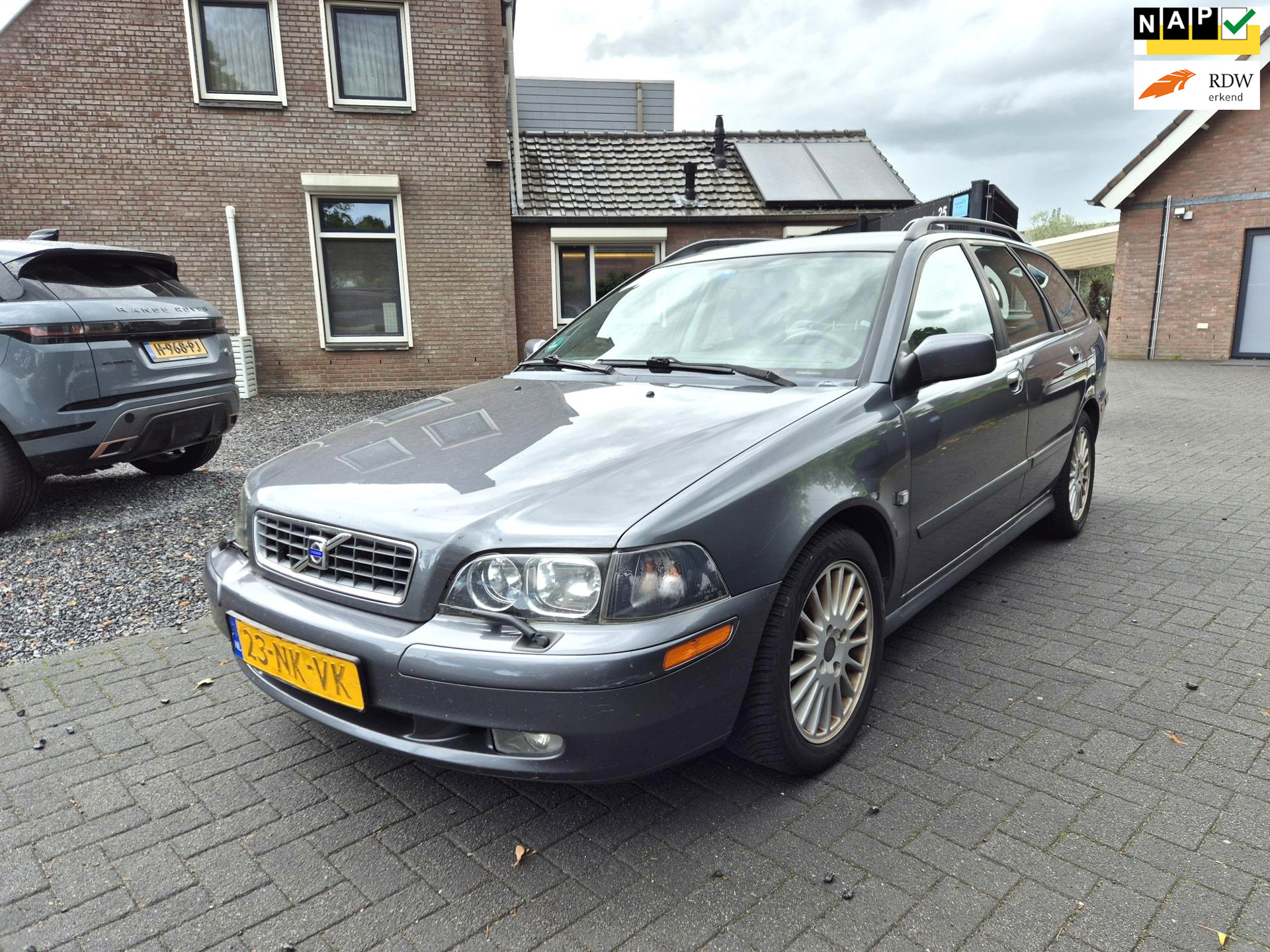Volvo V40 2.0 T Europa Nordic AUTOMAAT Clima Cruise Trekhaak Leer