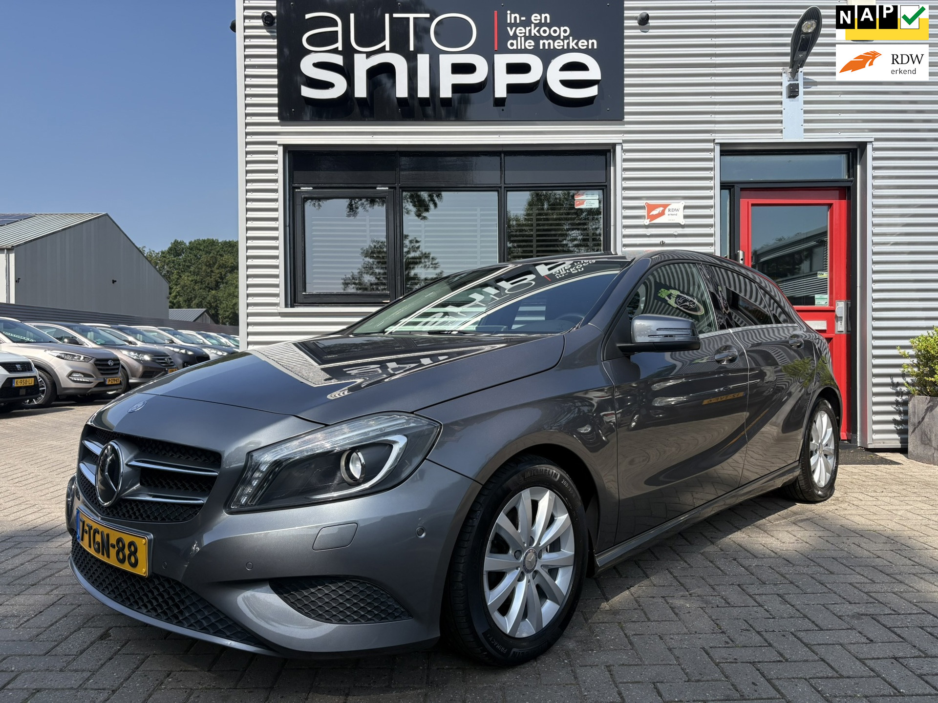 Mercedes-Benz A-Klasse 180 4U3 -AIRCO-CRUISECONTROL-XENON-TREKHAAK-PDC V+A-ORIGINEEL NEDERLANDS!-ISOFIX-NAVI-BLUETOOTH-97.345 KM’S
