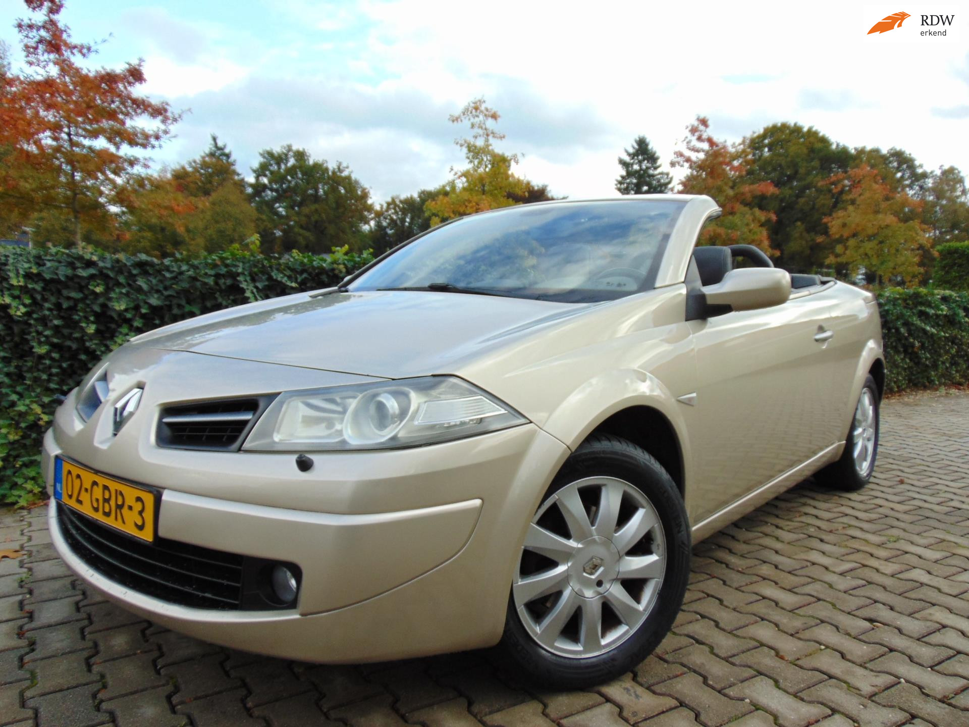Renault Mégane Coupé-Cabriolet 2.0-16V Tech Line Automaat , Clima / Cruise / Leder / Isofix / Pdc / Xenon / 16″ Lm Velgen.