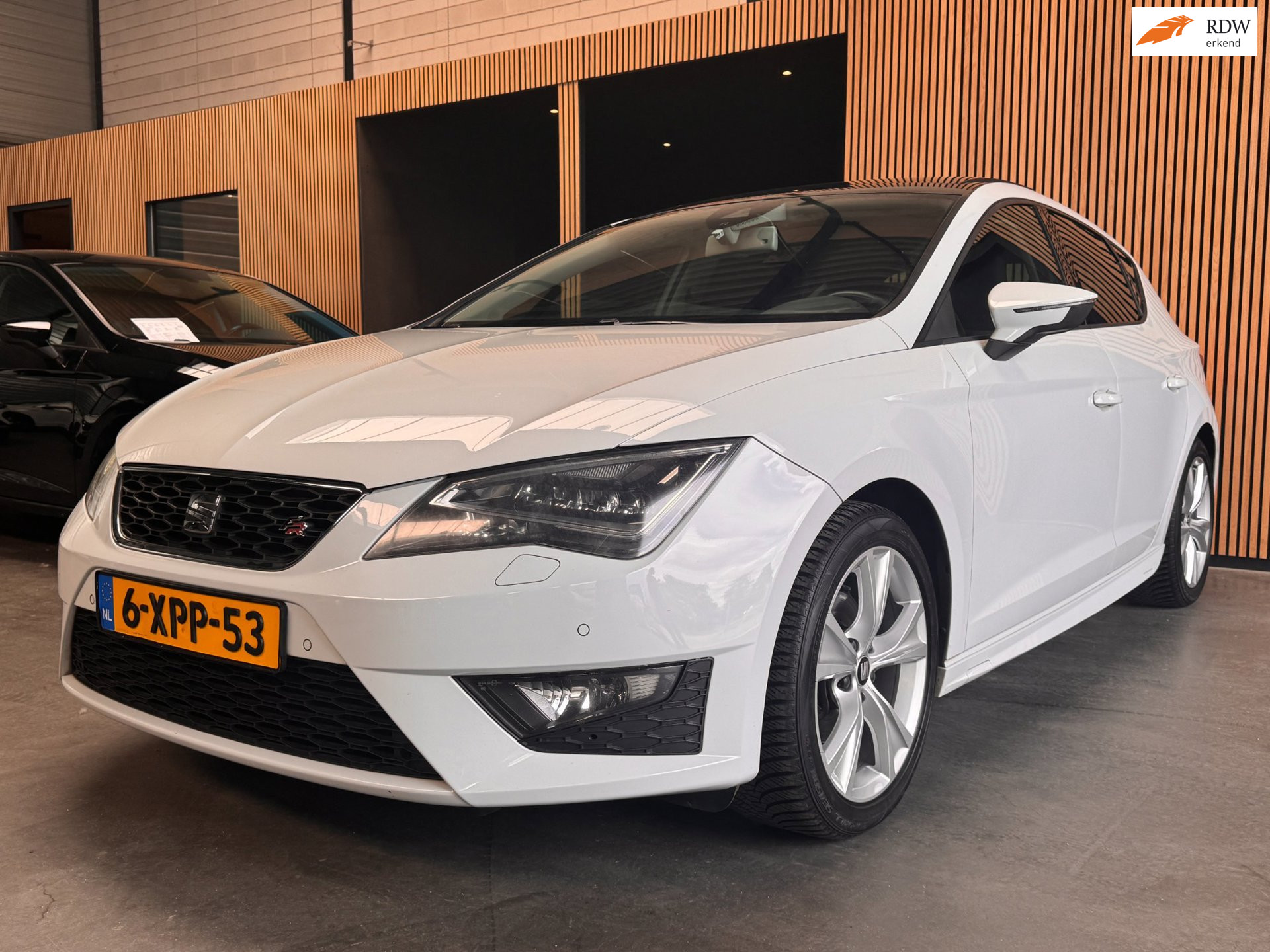 SEAT Leon 1.4 TSI FR Pano|LED|PDC|Leder|Navi