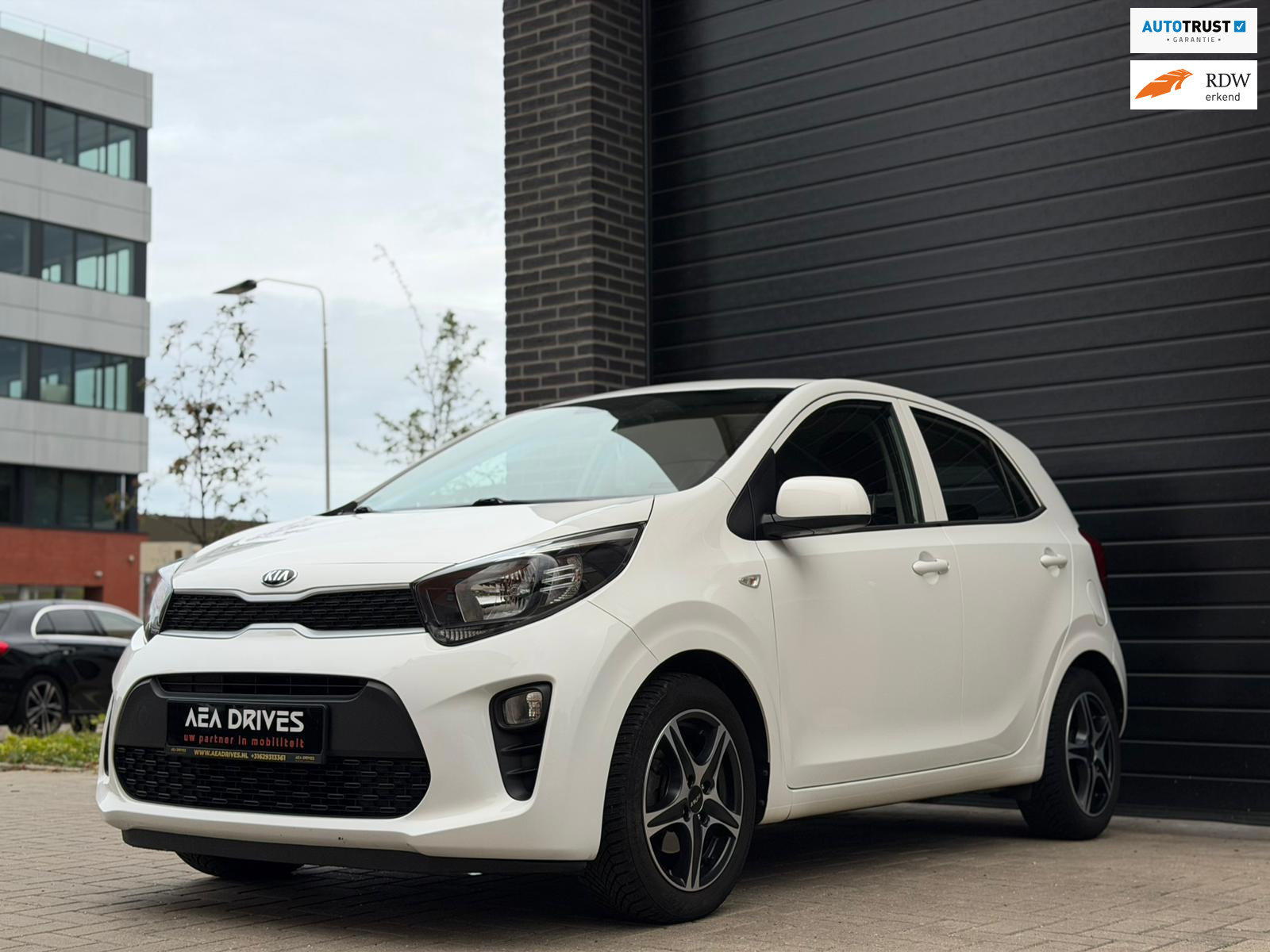 Kia Picanto 1.0 1e eigenaar! Volledig dealeronderhouden en voorzien van Apple carplay / stoel en stuurwielverwarming- bluetooth.