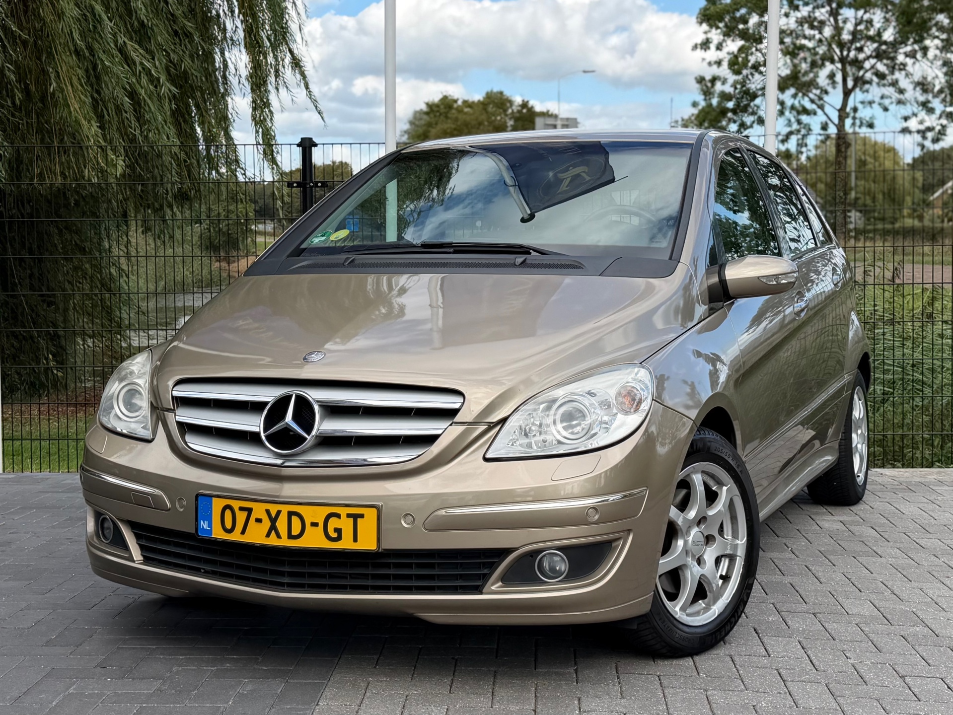 Mercedes-Benz B-Klasse 200 AUT / ARICO / CRUISE / PDC / TREKHAAK